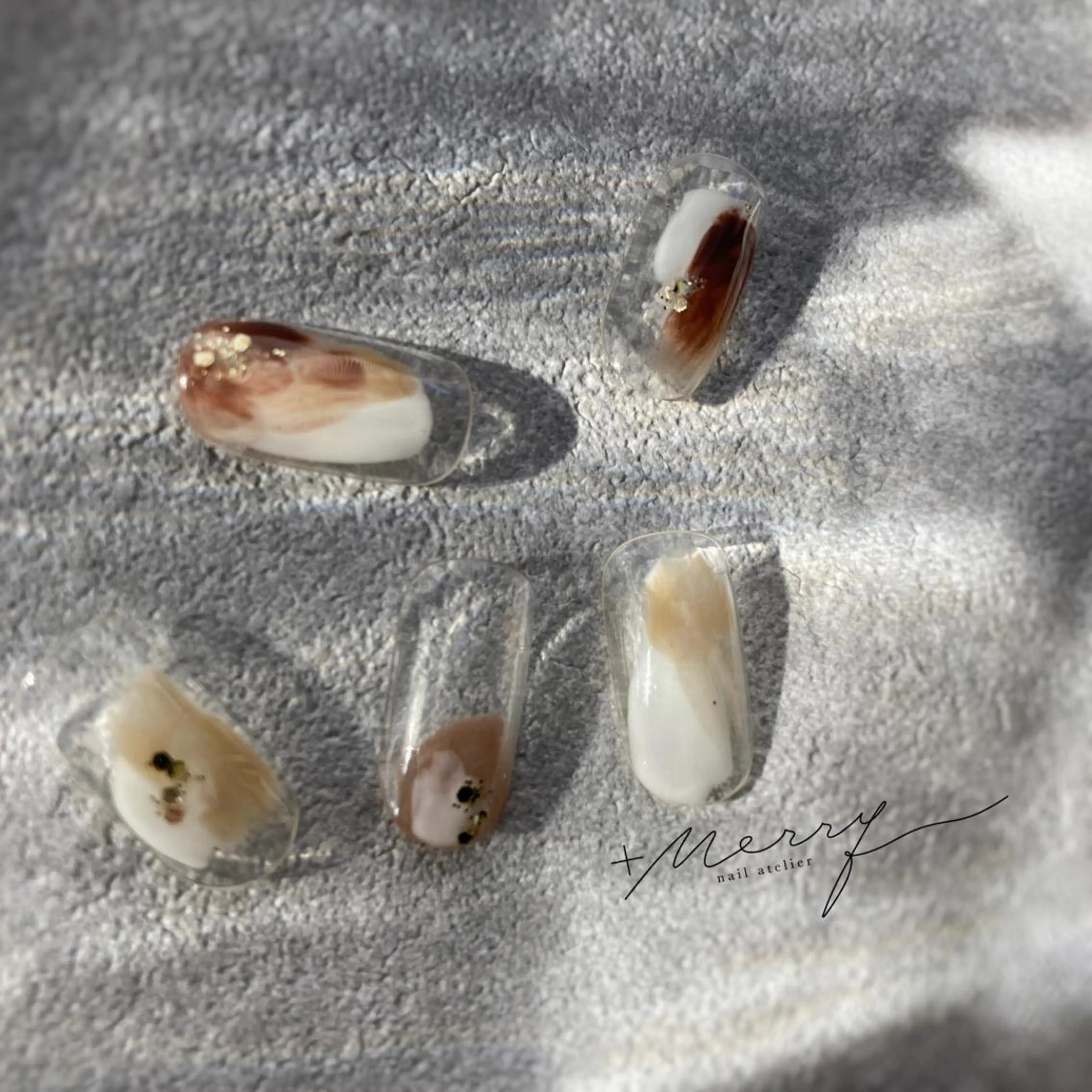 ネイル シンプルネイル ネイルアトリエ プラスメリーのネイルデザイン