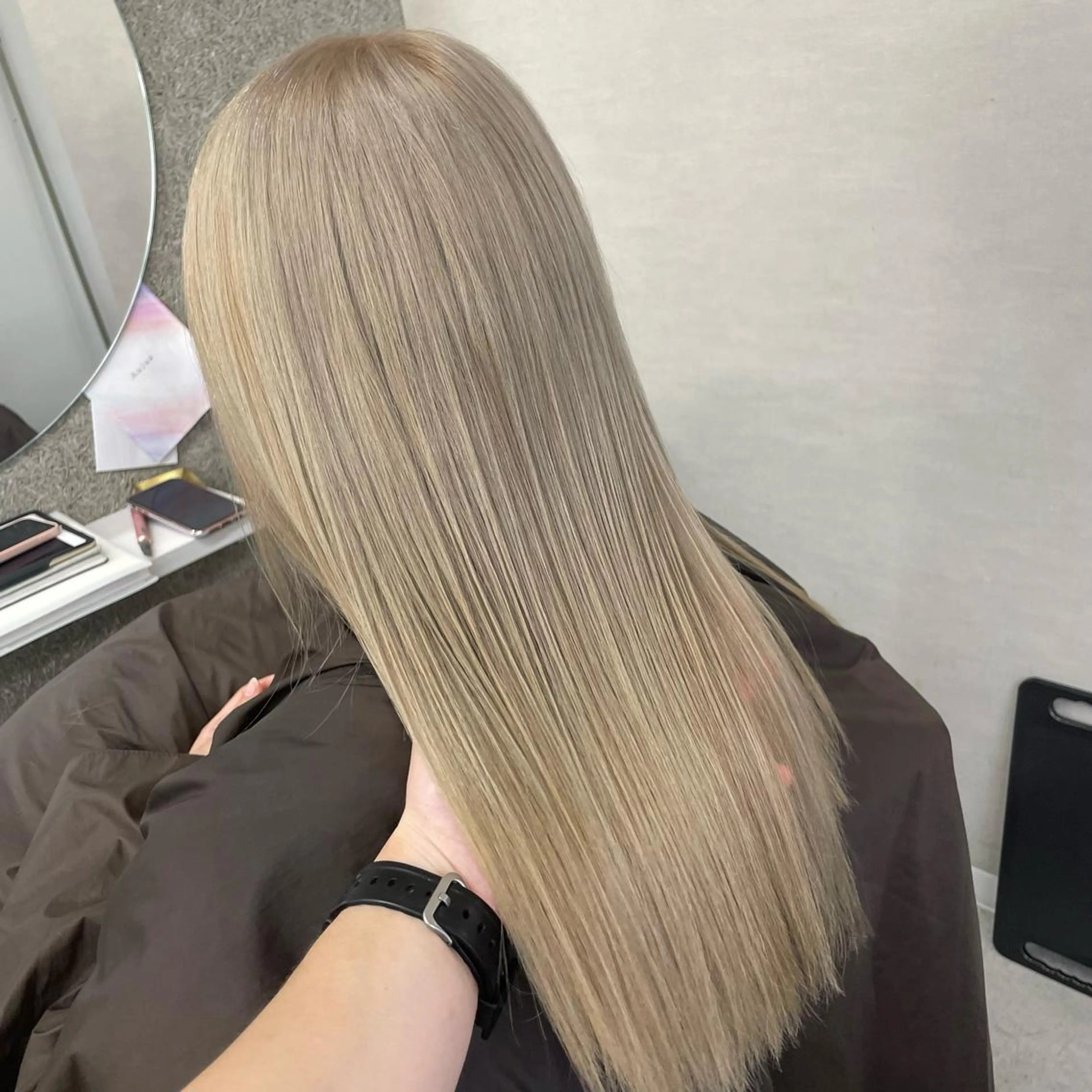 カラー ヘアカラー トリートメント Lull (シェアサロンReco VIProom)所属・Lull1人美容室 バレイヤージュのヘアスタイル