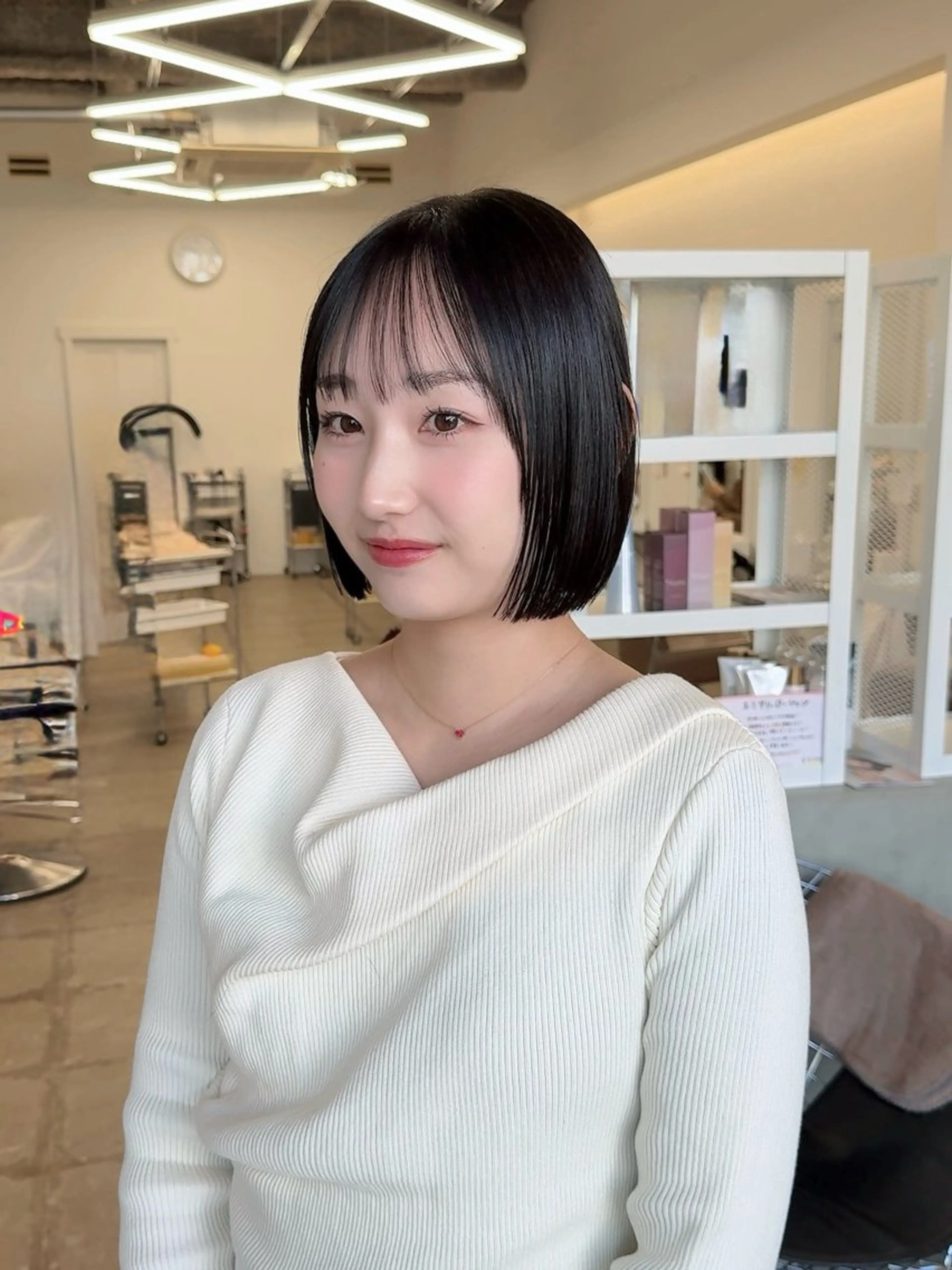 ミディアム ボブ カット クロスパーマ× 透明感カラー✂︎のヘアスタイル
