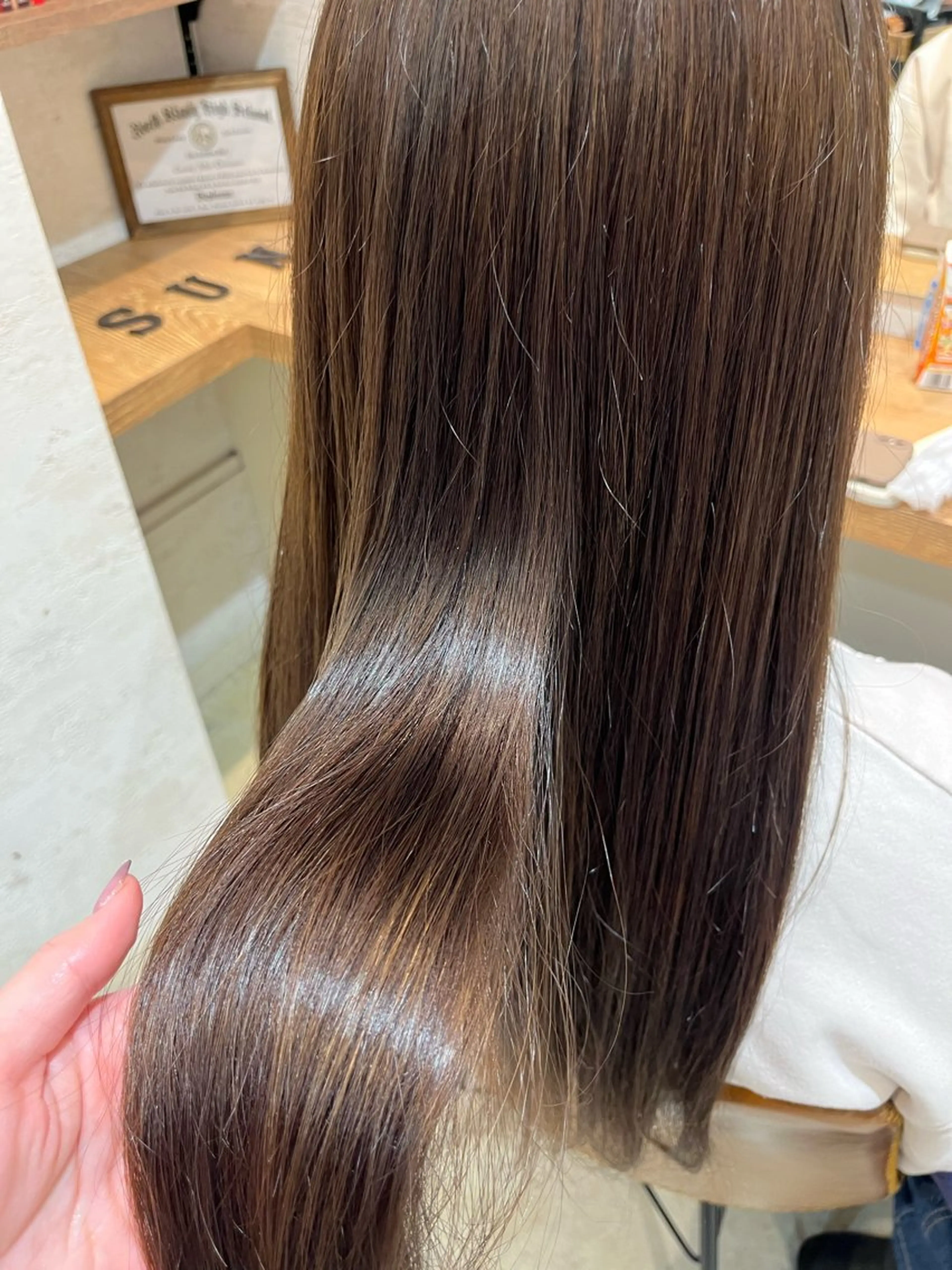 ロング ヘアカラー トリートメント 小玉 唯依のヘアスタイル