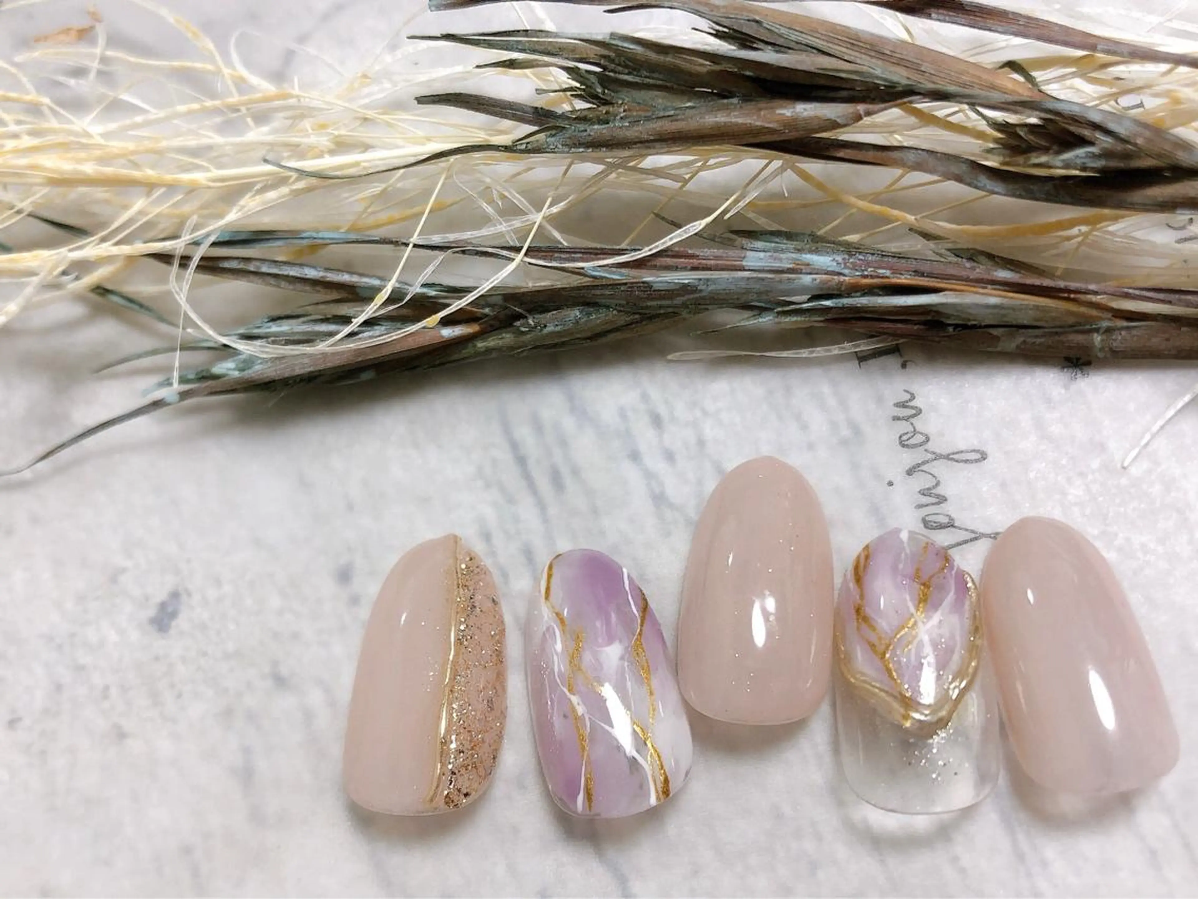 ネイル mogunail &blowのネイルデザイン