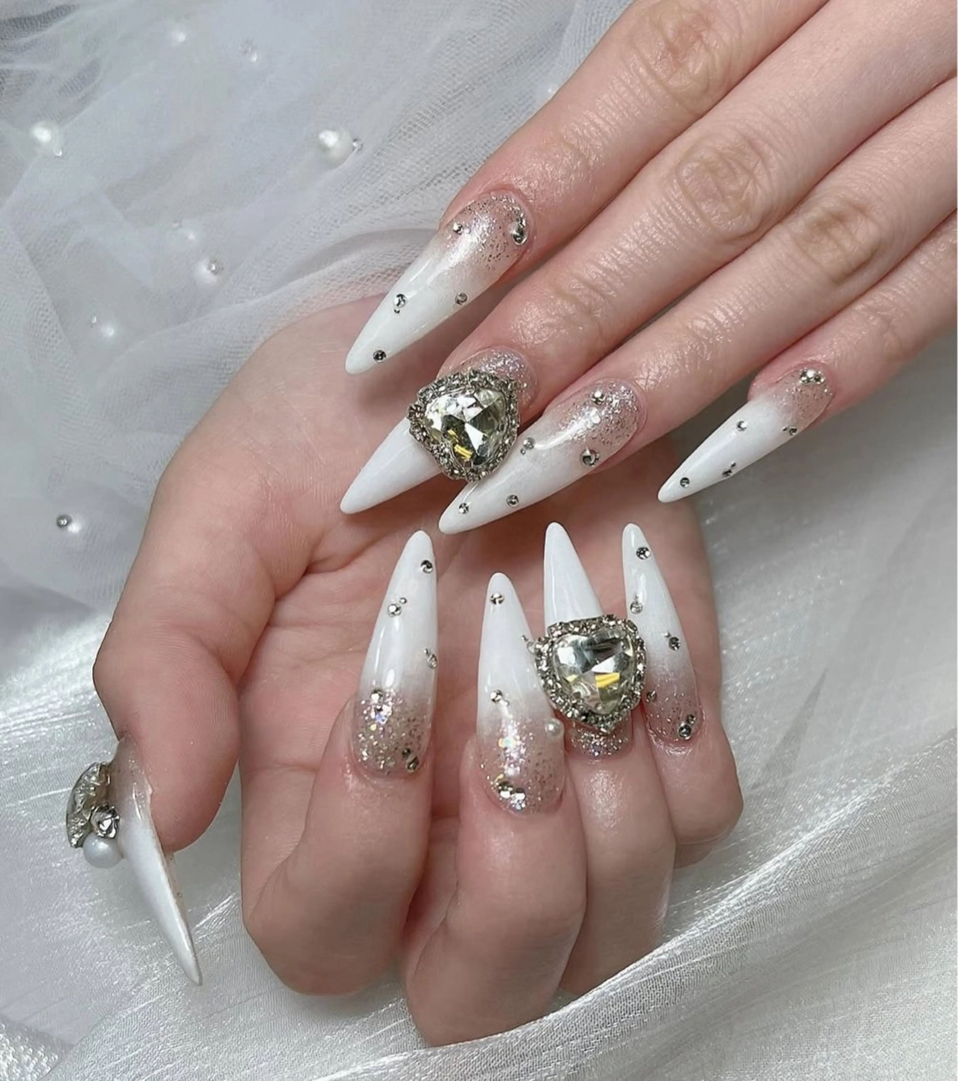 ネイル 長さ出し フレンチネイル グラデーション 卒業式 マグネットネイル ハンドネイル MIHANA HIKARIのネイルデザイン