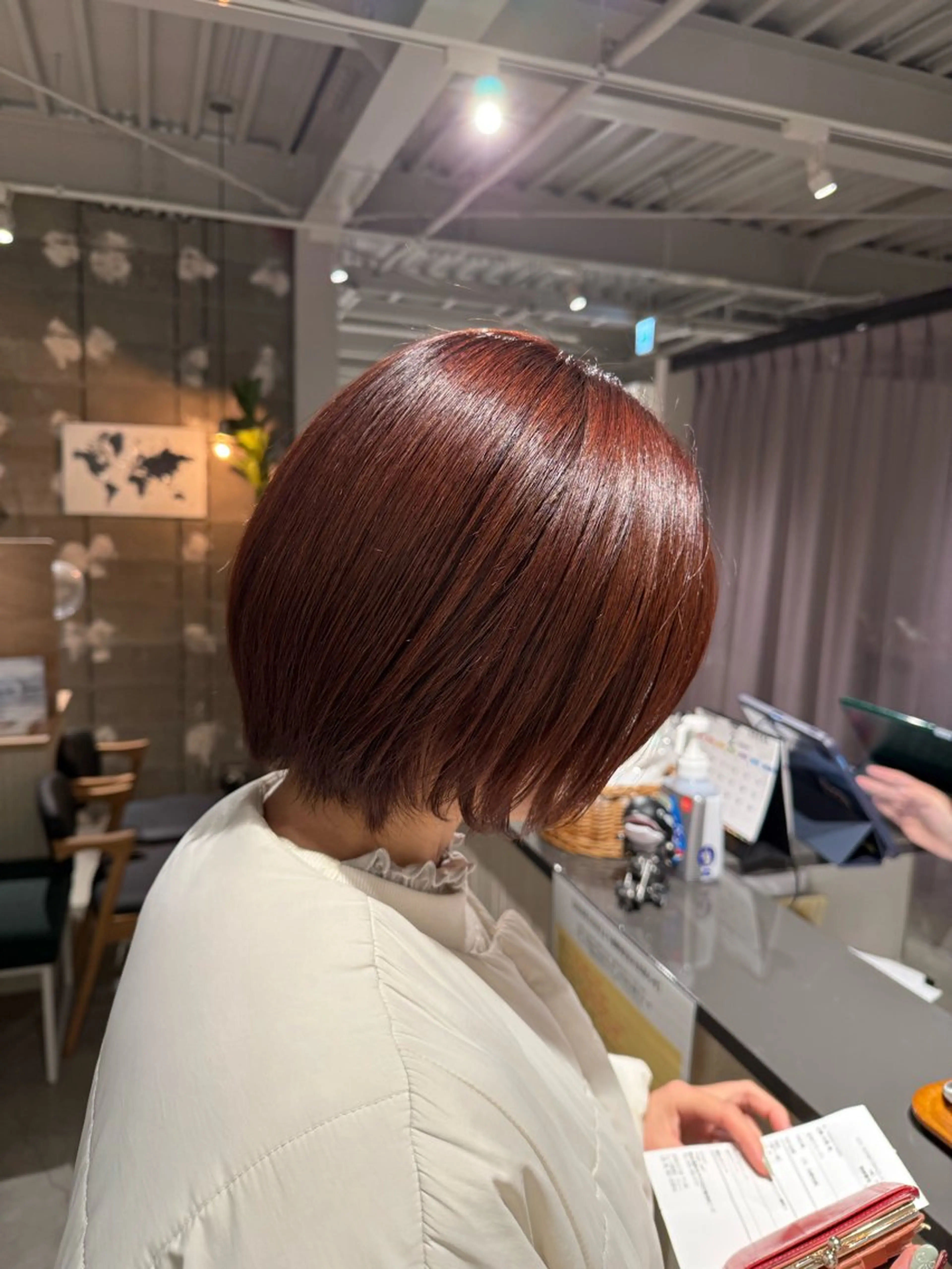 ミディアム 井手上 陽菜のヘアスタイル