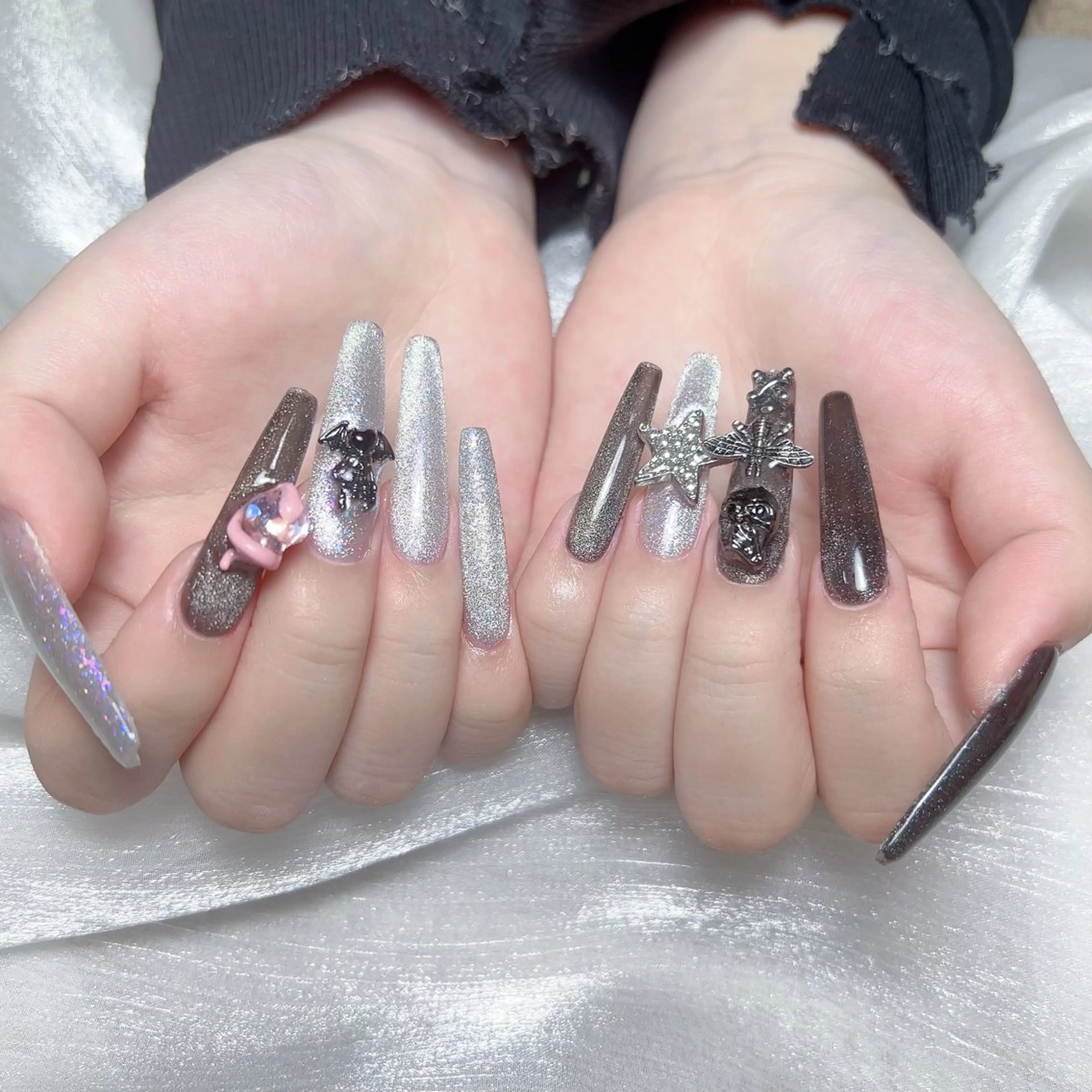 メンズ ネイル メンズ韓国風 アートネイル オーロラネイル ガーリー キラキラネイル Nail salon 木にいるのネイルデザイン