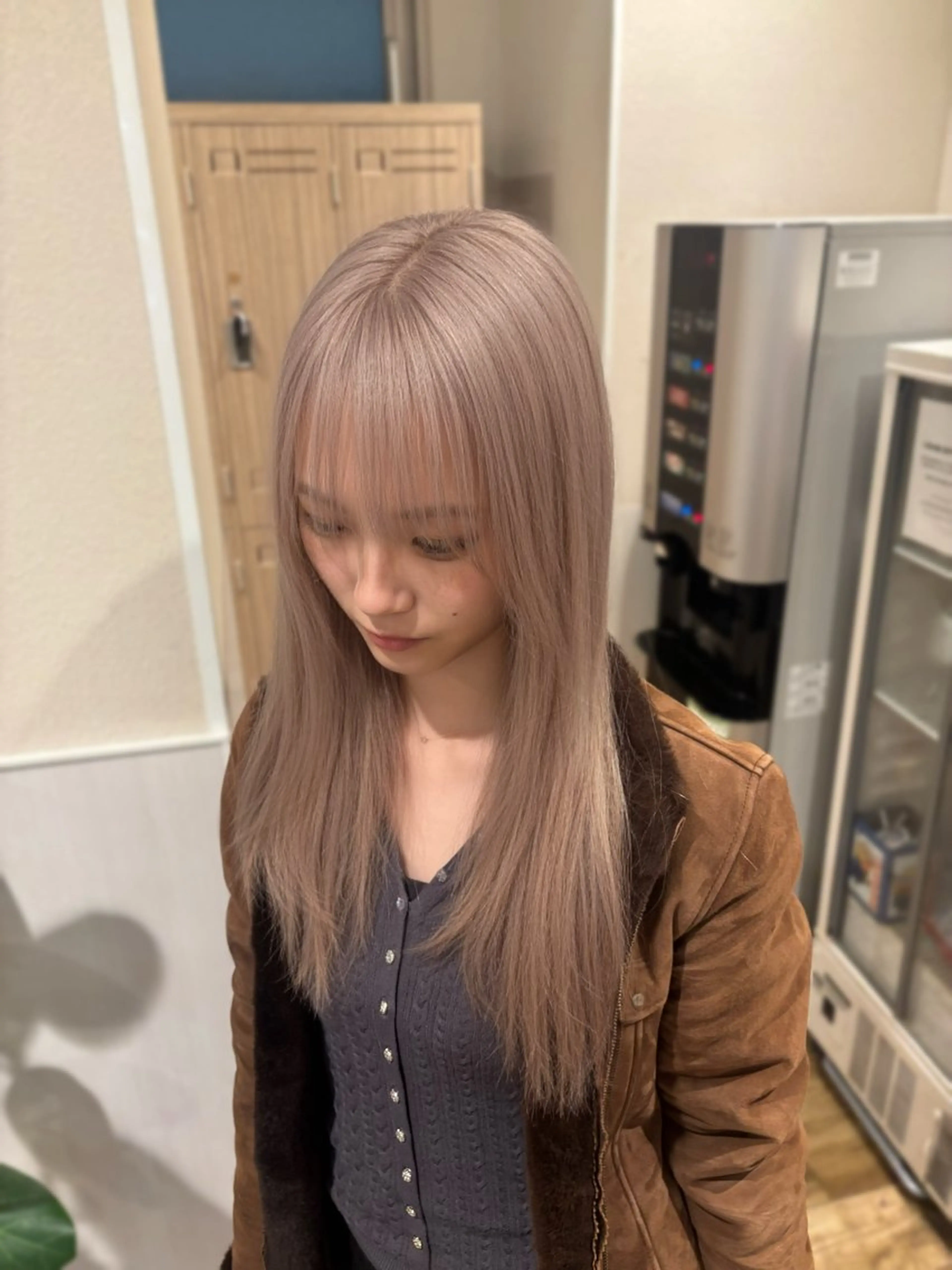 ✨表参道最安値人気No.1✨リタッチケアブリーチカラー＋最高峰ダメージ補修トリートメント付きの写真