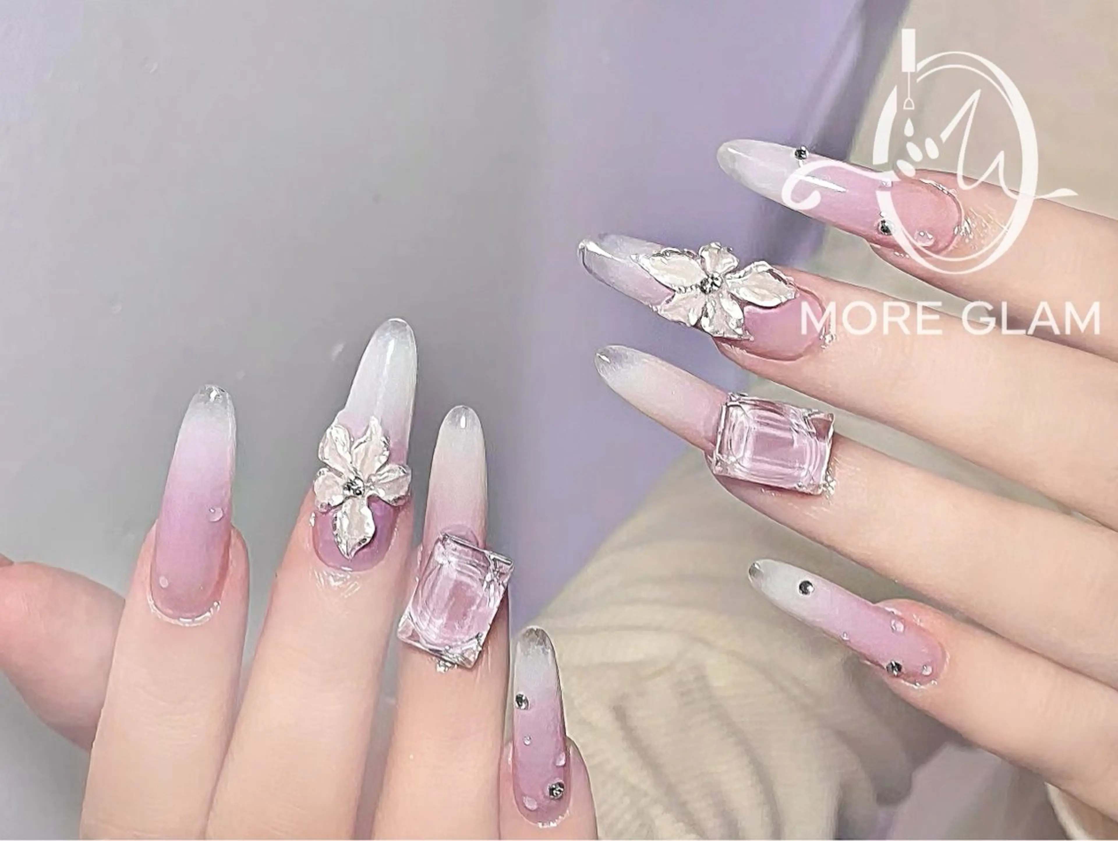 ネイル More Glam 池袋東口店のネイルデザイン