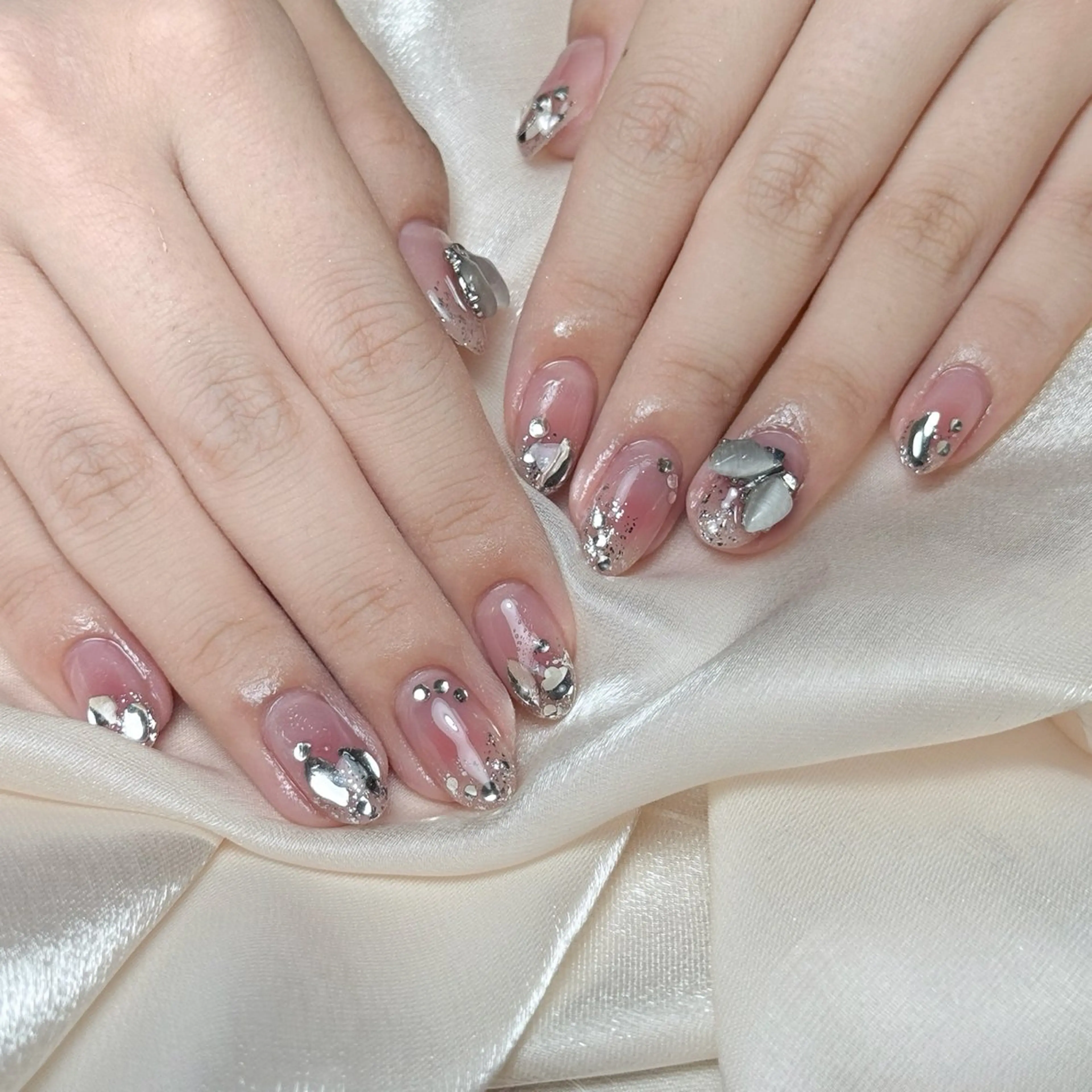 ネイル Maggie Nail🦩のネイルデザイン