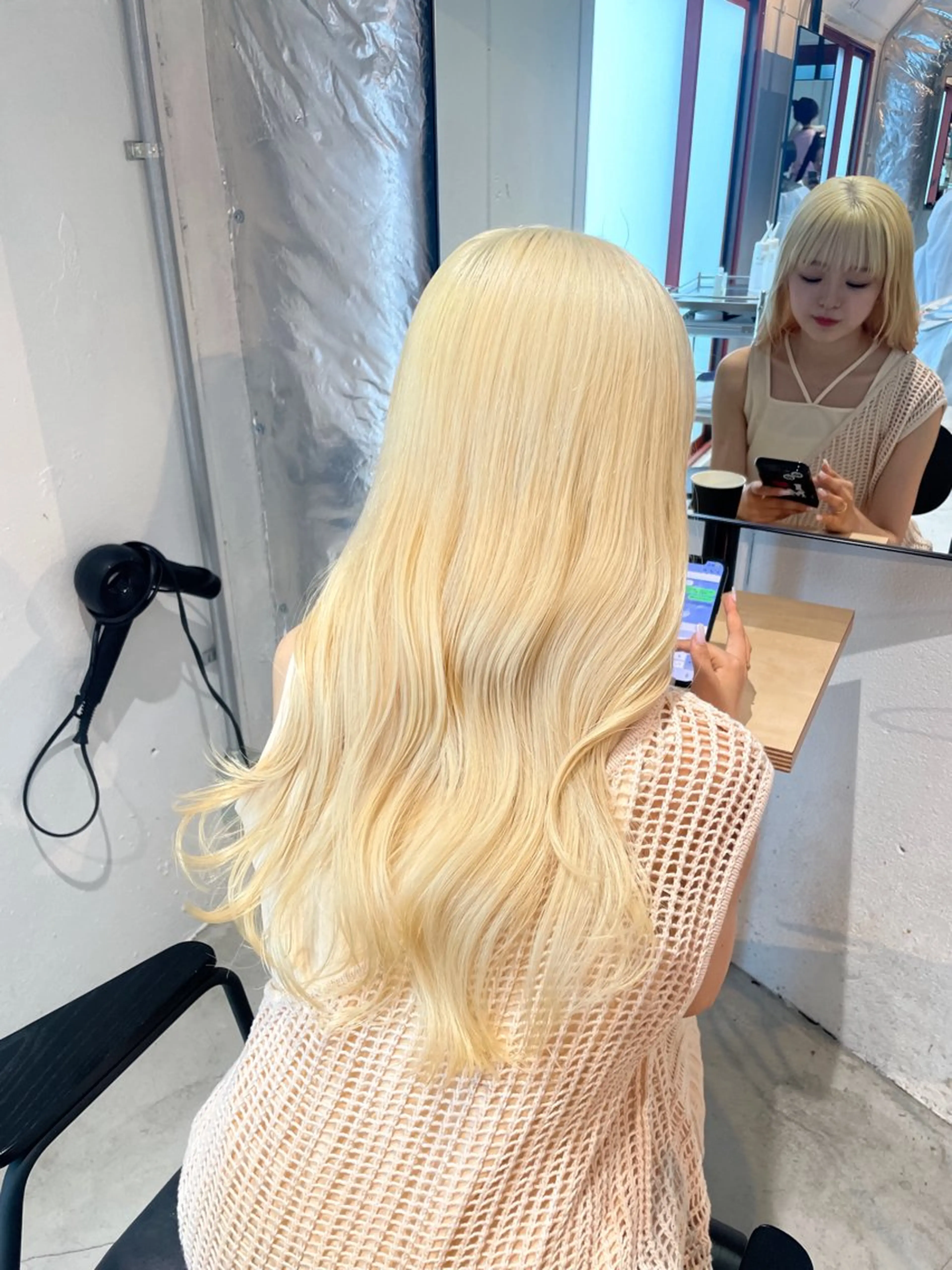 ロング カラー ヘアアレンジ ハイトーンカラー トリートメント ハッシュカット/ 韓国ヘア☽⋰mahoのヘアスタイル