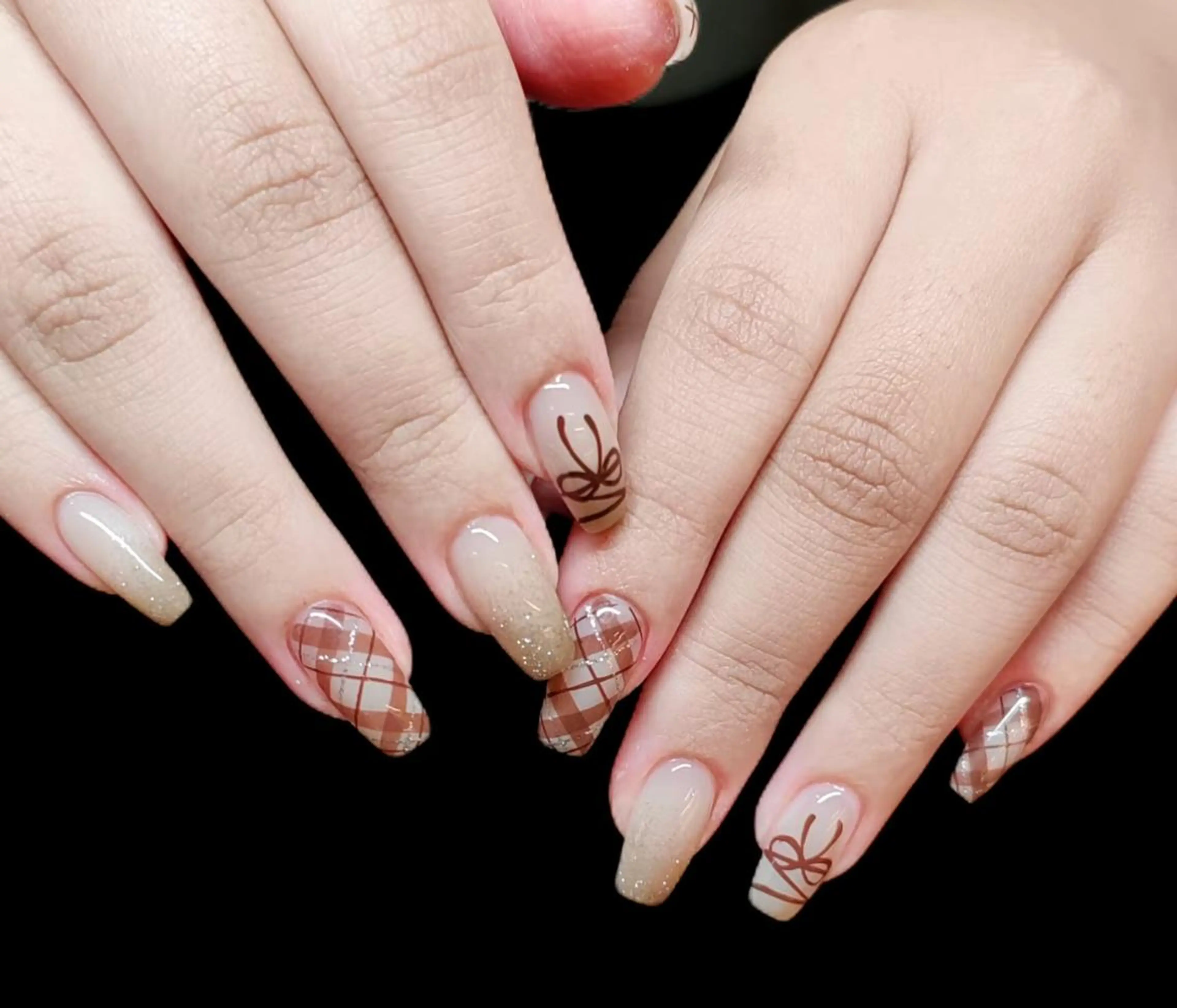 ネイル ハンドネイル ハンドケア 🍑 momo_nailのネイルデザイン