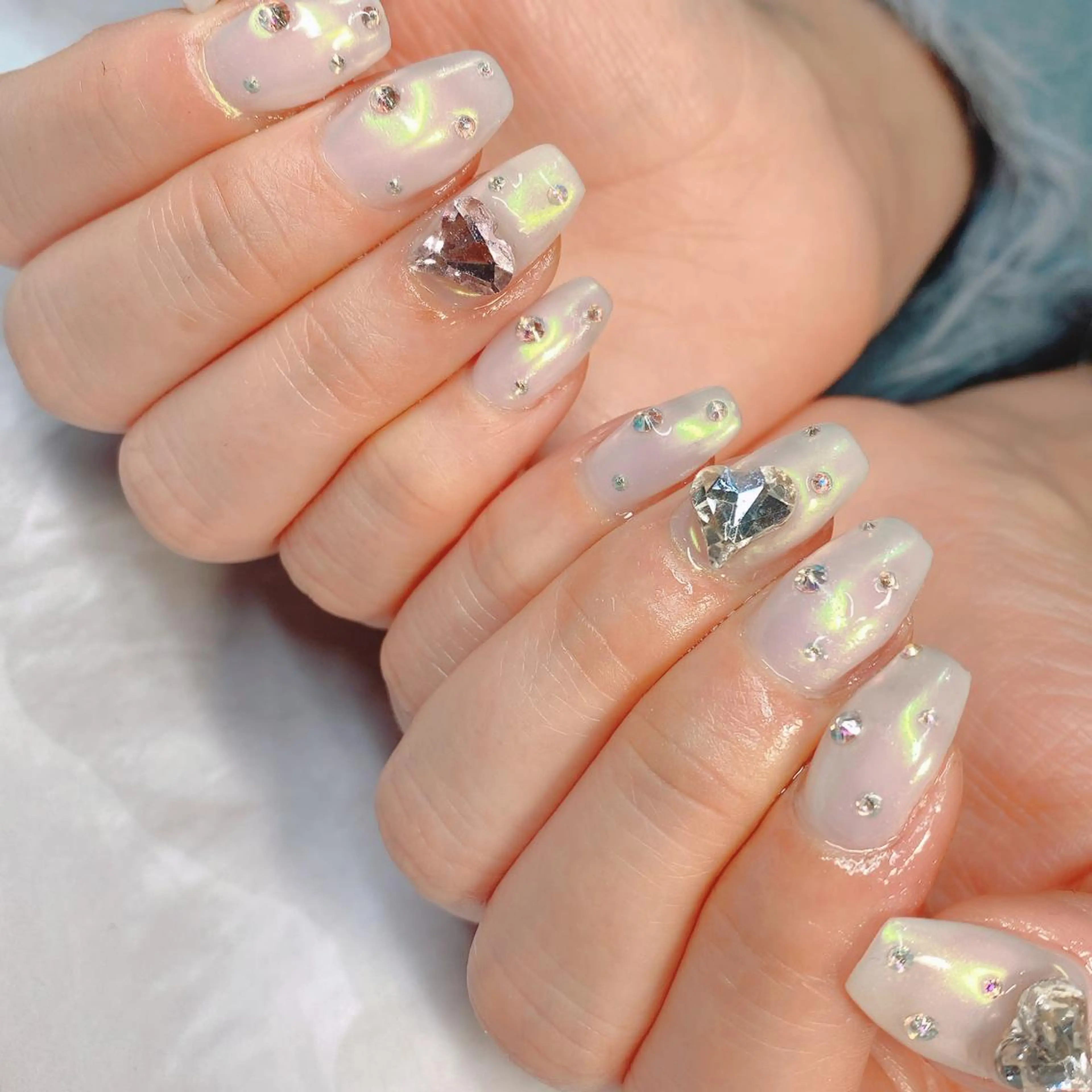 ネイル オーロラネイル ハート ミラーネイル ストーンネイル ワンホンネイル 大人キレイ 𝑁𝑖𝑥𝑖𝑠のネイルデザイン