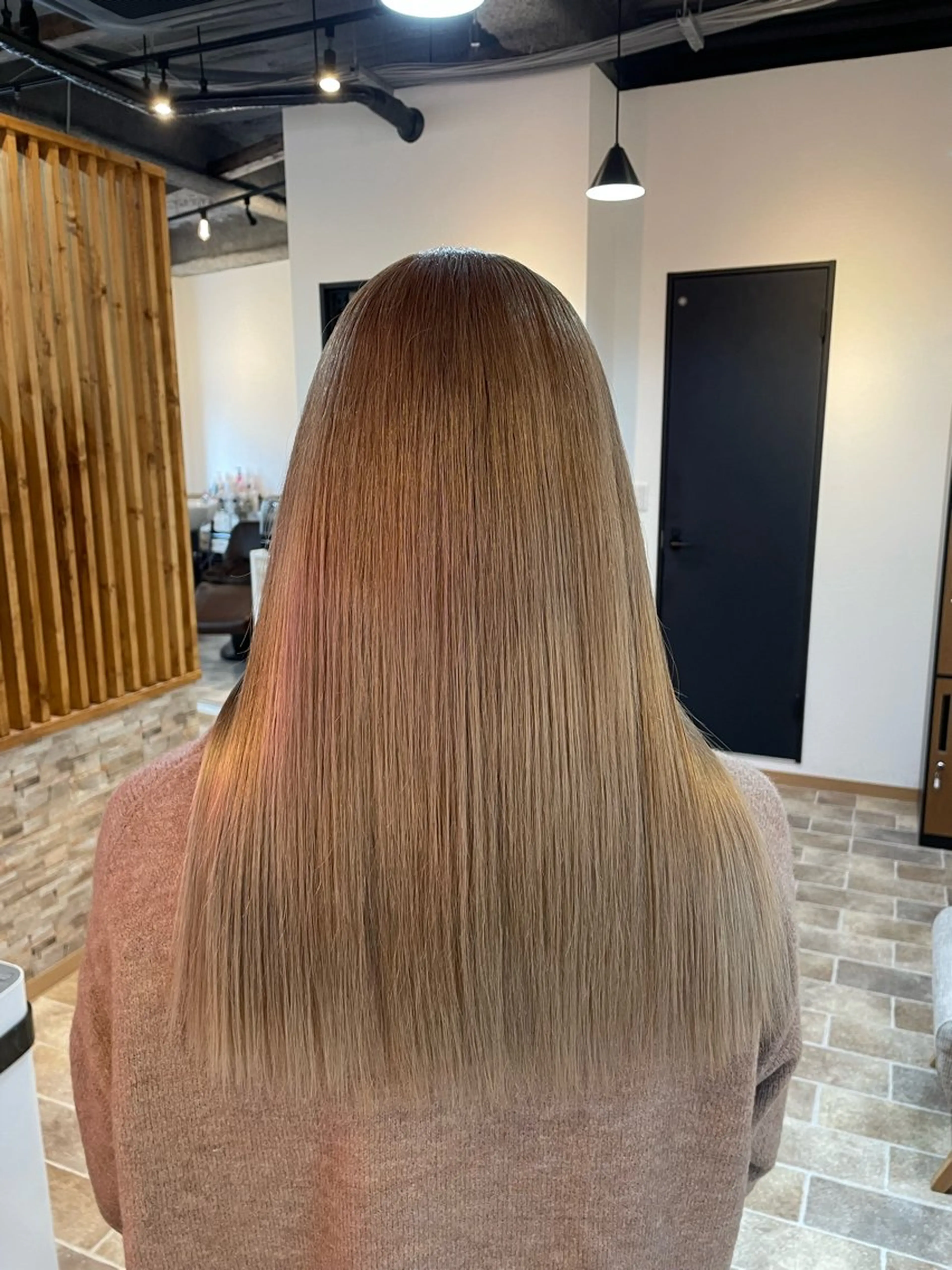 ロング カラー ベージュカラー ヘアカラー YUI/ ブリーチカラー🌷のヘアスタイル