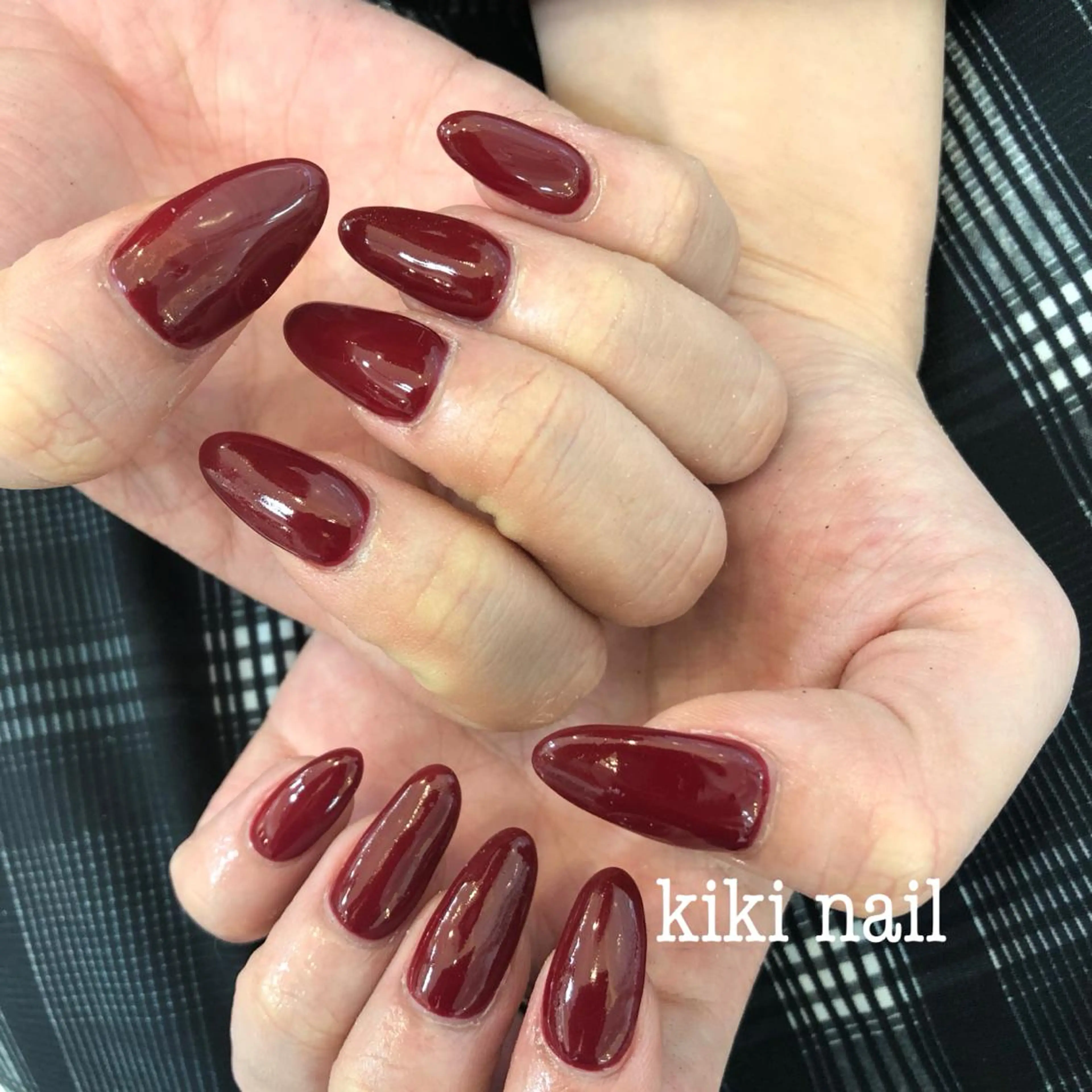 ネイル ボルドー ワンカラーネイル kiki nail &brow二子玉川の眉毛・アイブロウイメージ
