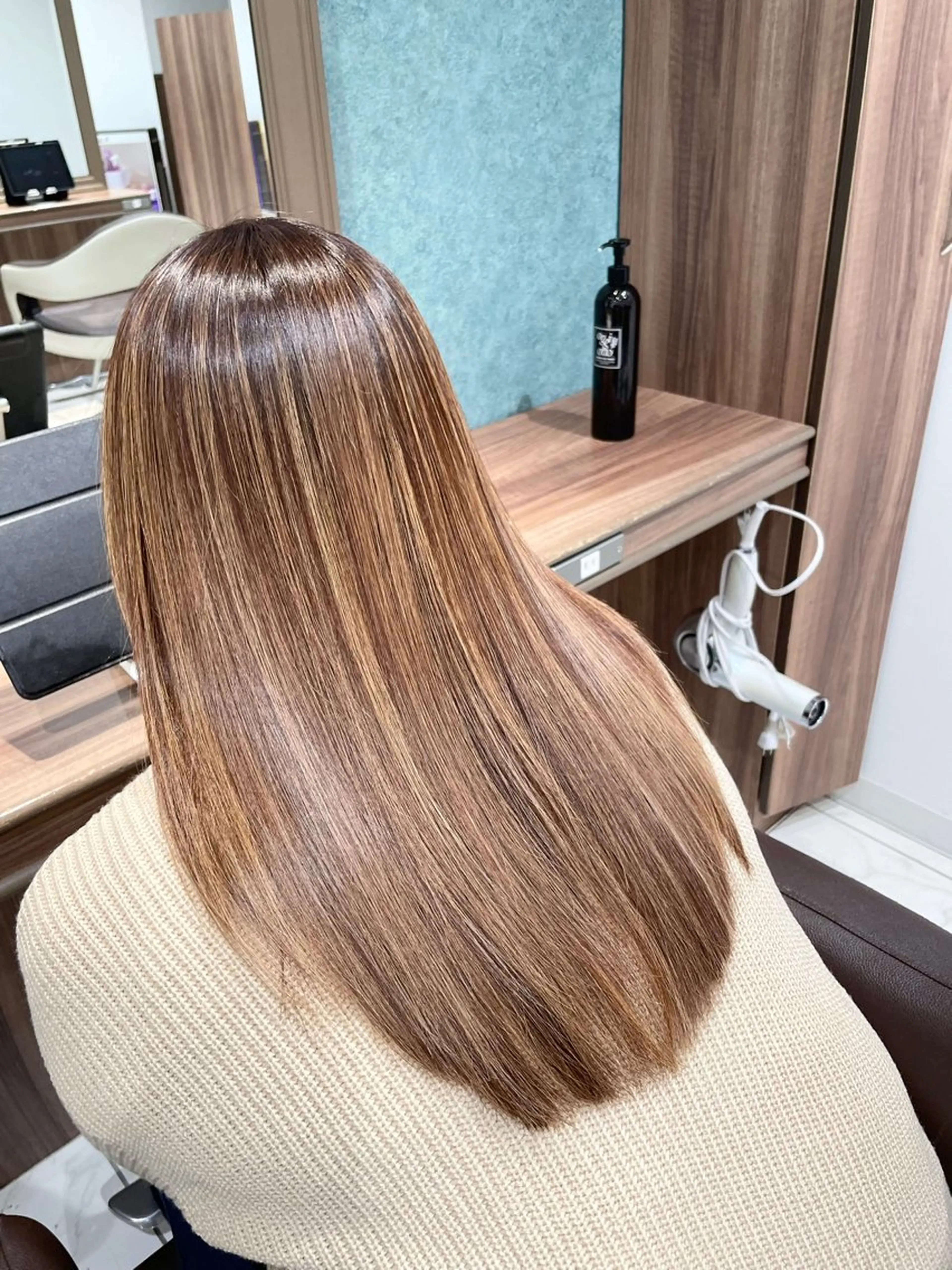 セミロング カラー バレイヤージュ ハイライトカラー ハイライト レイヤーカット ヘアカラー 🇰🇷韓国ヘア★ 副店長.쿠리타⭐︎のヘアスタイル