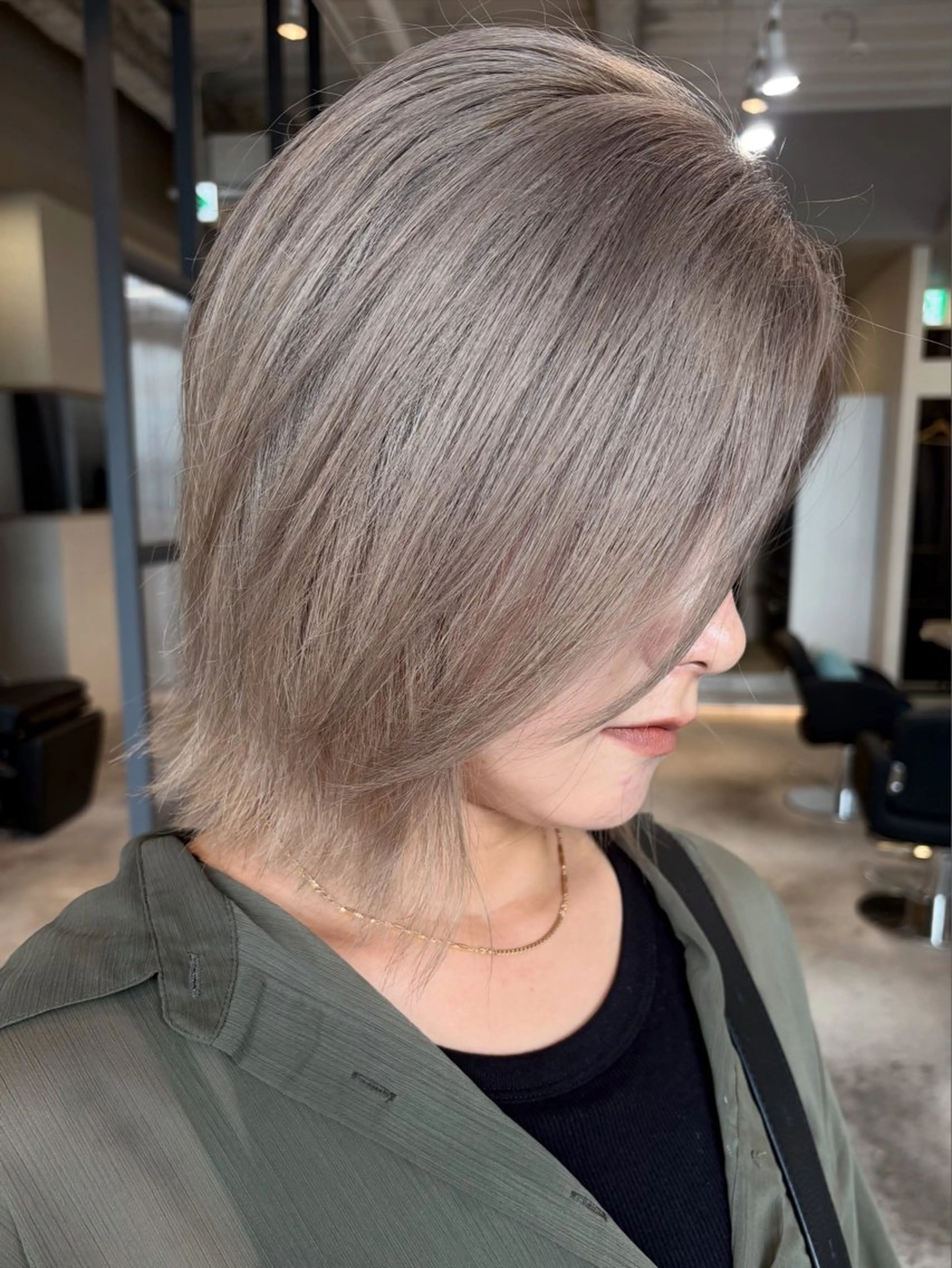 ミディアム ヘアカラー HIRO ✂︎のヘアスタイル