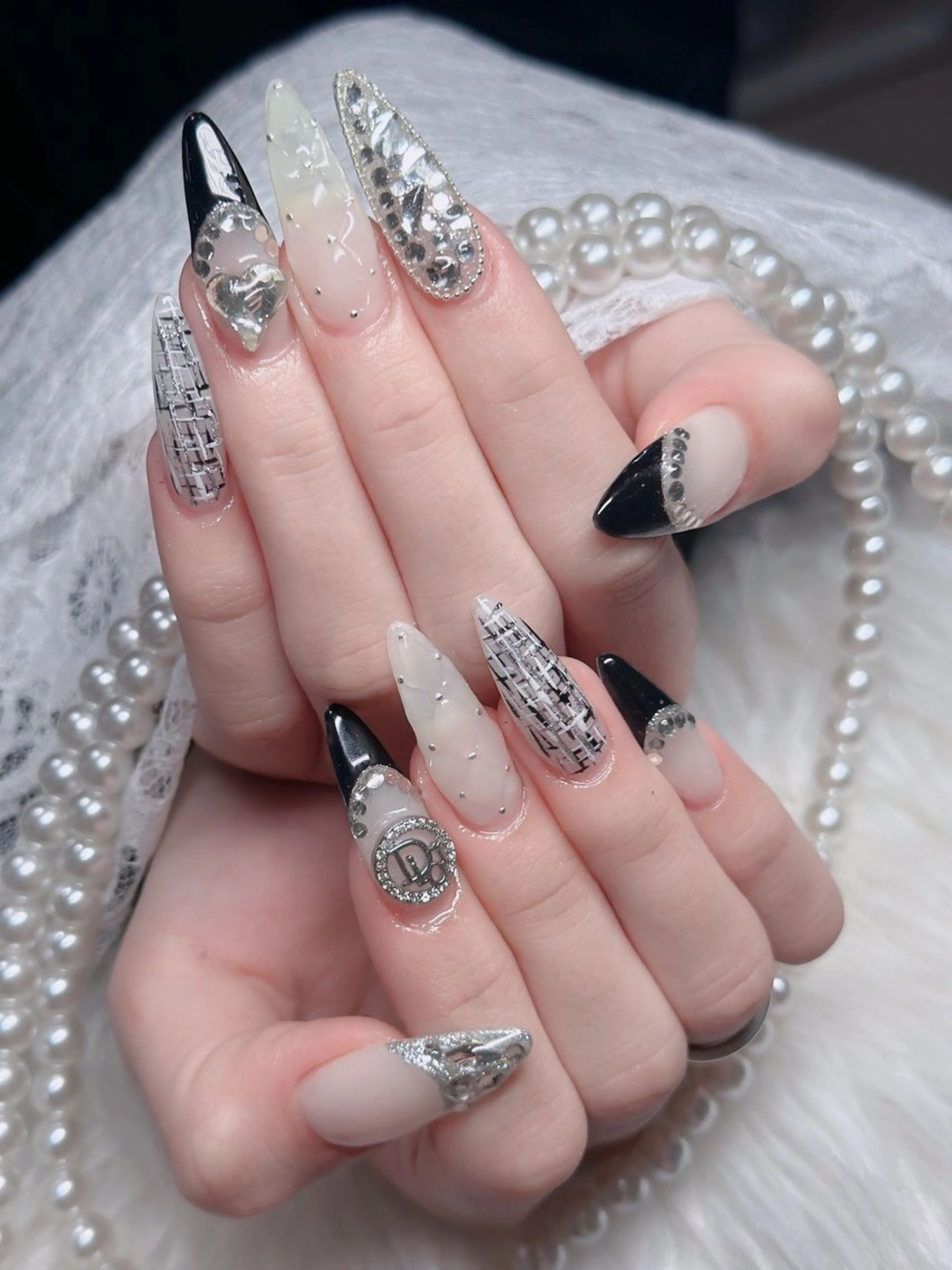 ネイル オーロラネイル フレンチネイル ジェルネイル ハロウィン キラキラネイル H.baby Nail Salonのネイルデザイン