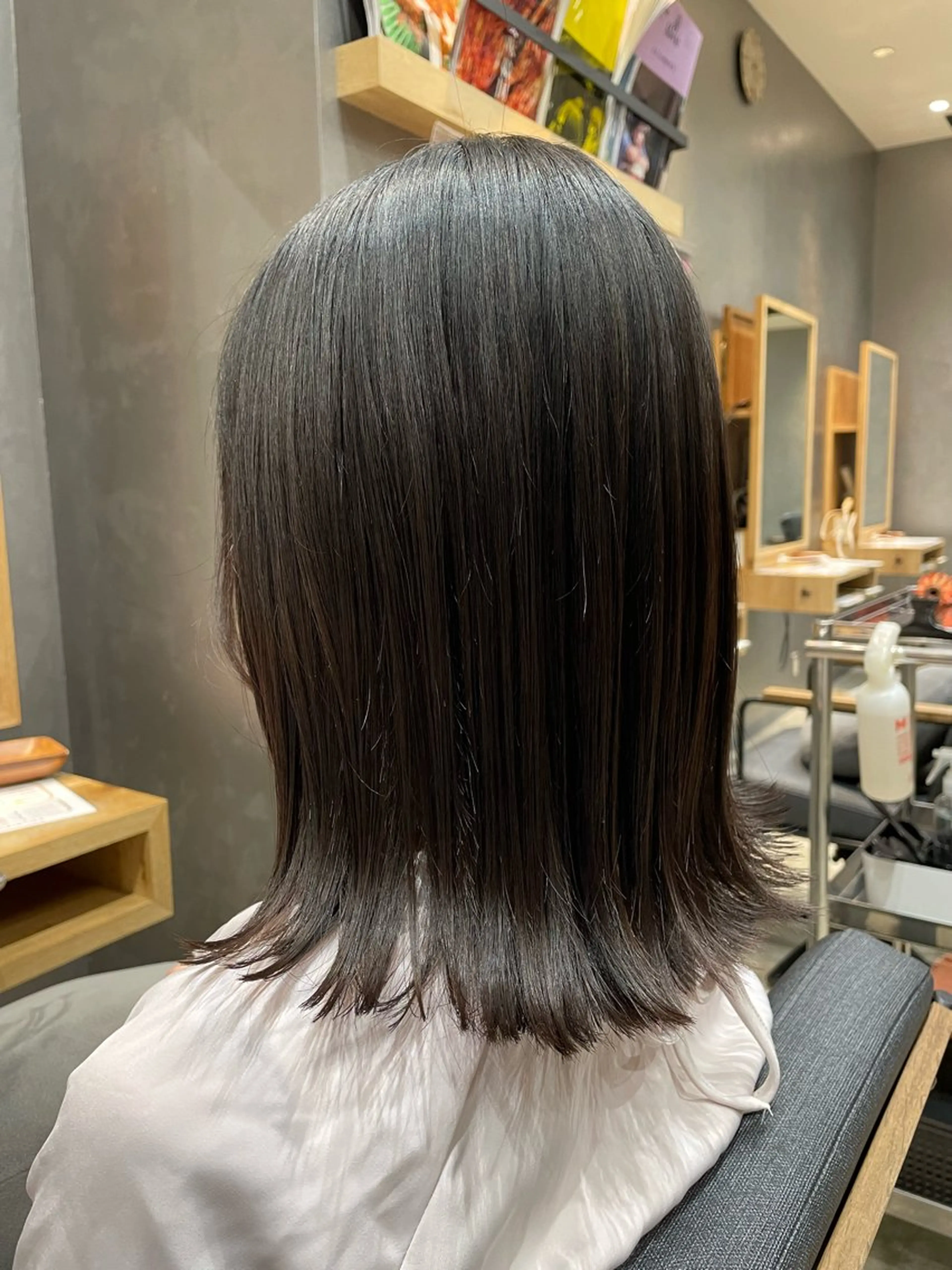 ミディアム 外ハネヘア inity　杉本 美羽のヘアスタイル