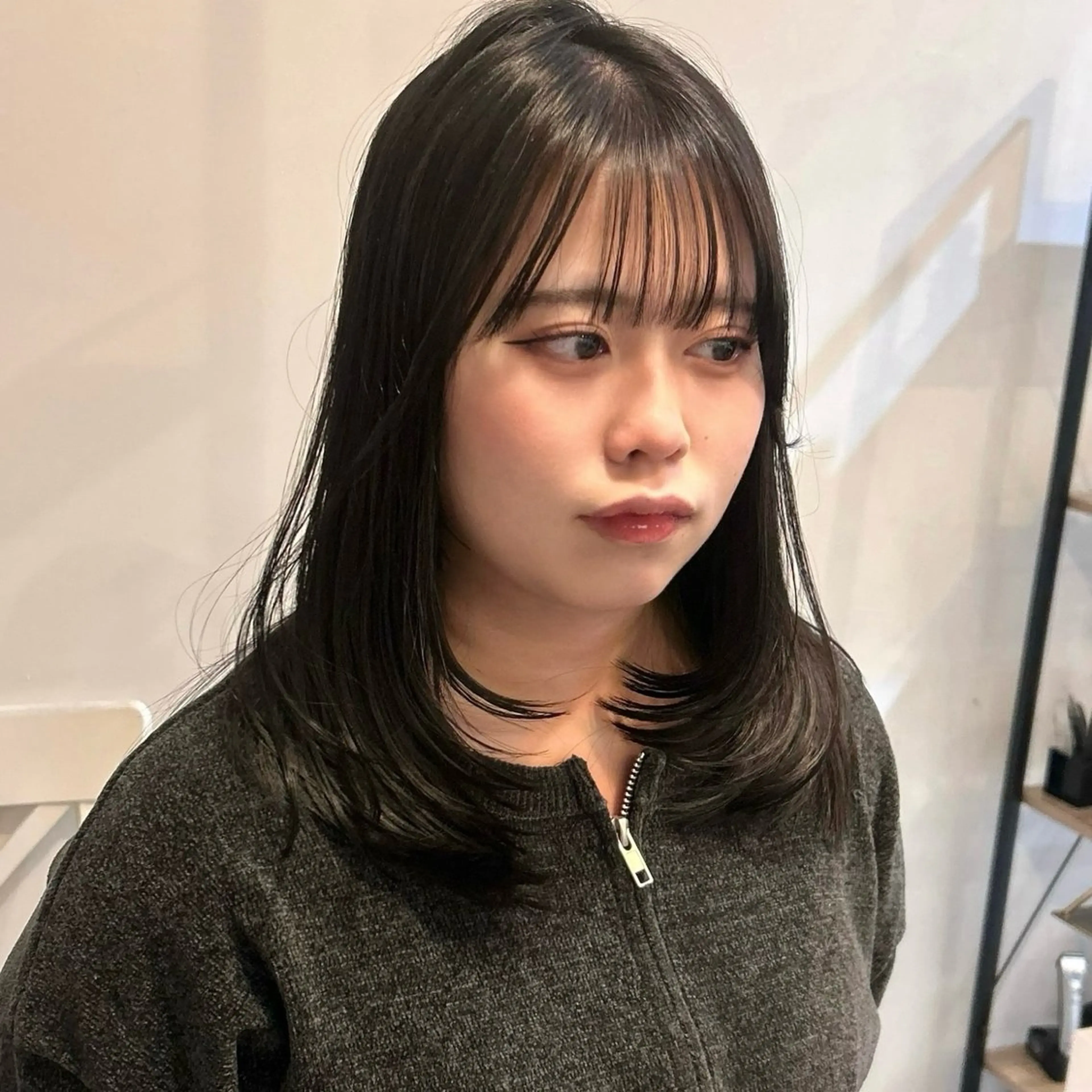 セミロング カラー レイヤーカット カット ヘアカラー トリートメント Machi ／ Cielのヘアスタイル