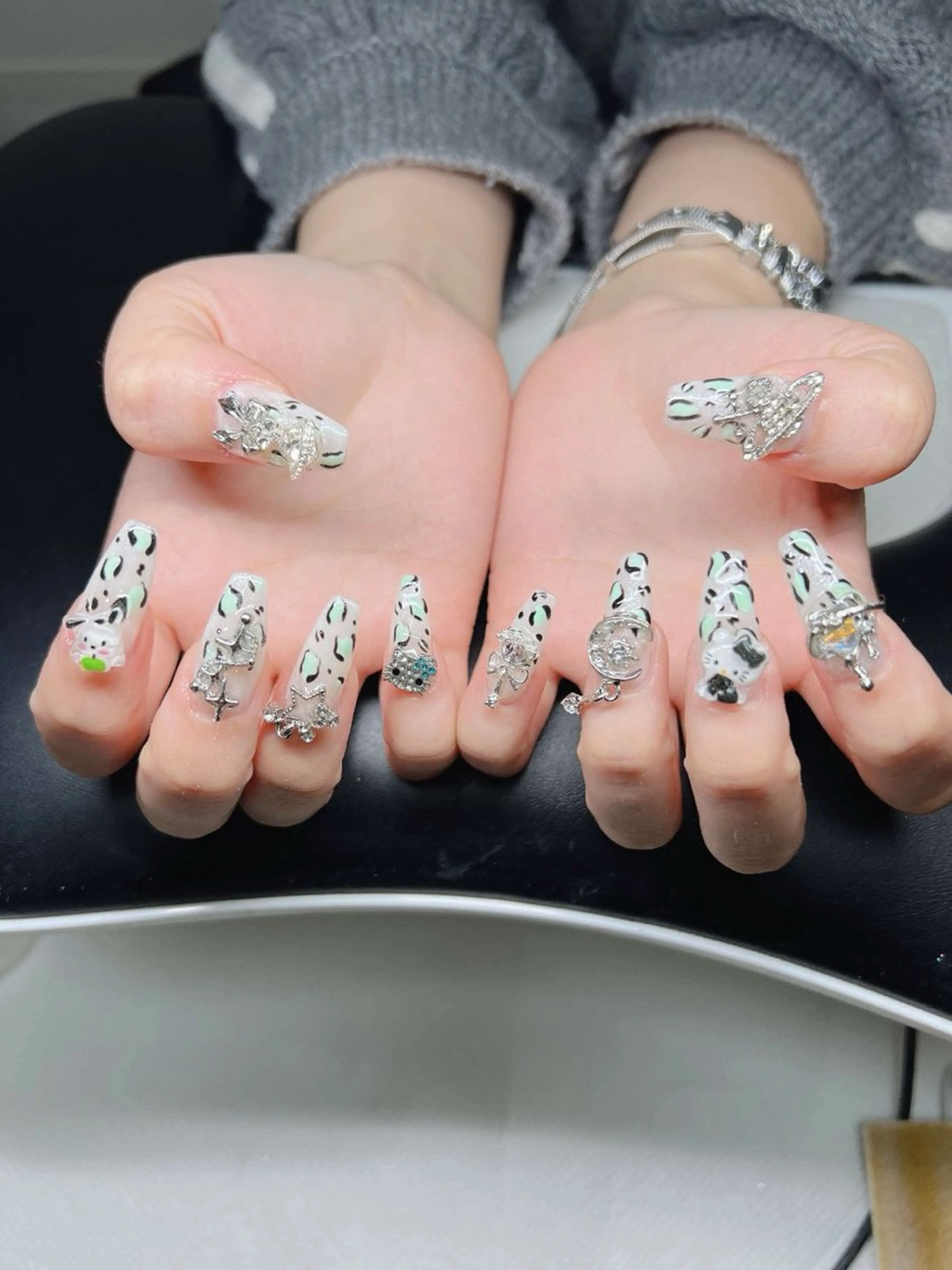 ネイル オーロラネイル チークネイル 長さ出し フットネイル フレンチネイル Lee Nails チップ長さだし専門店のネイルデザイン