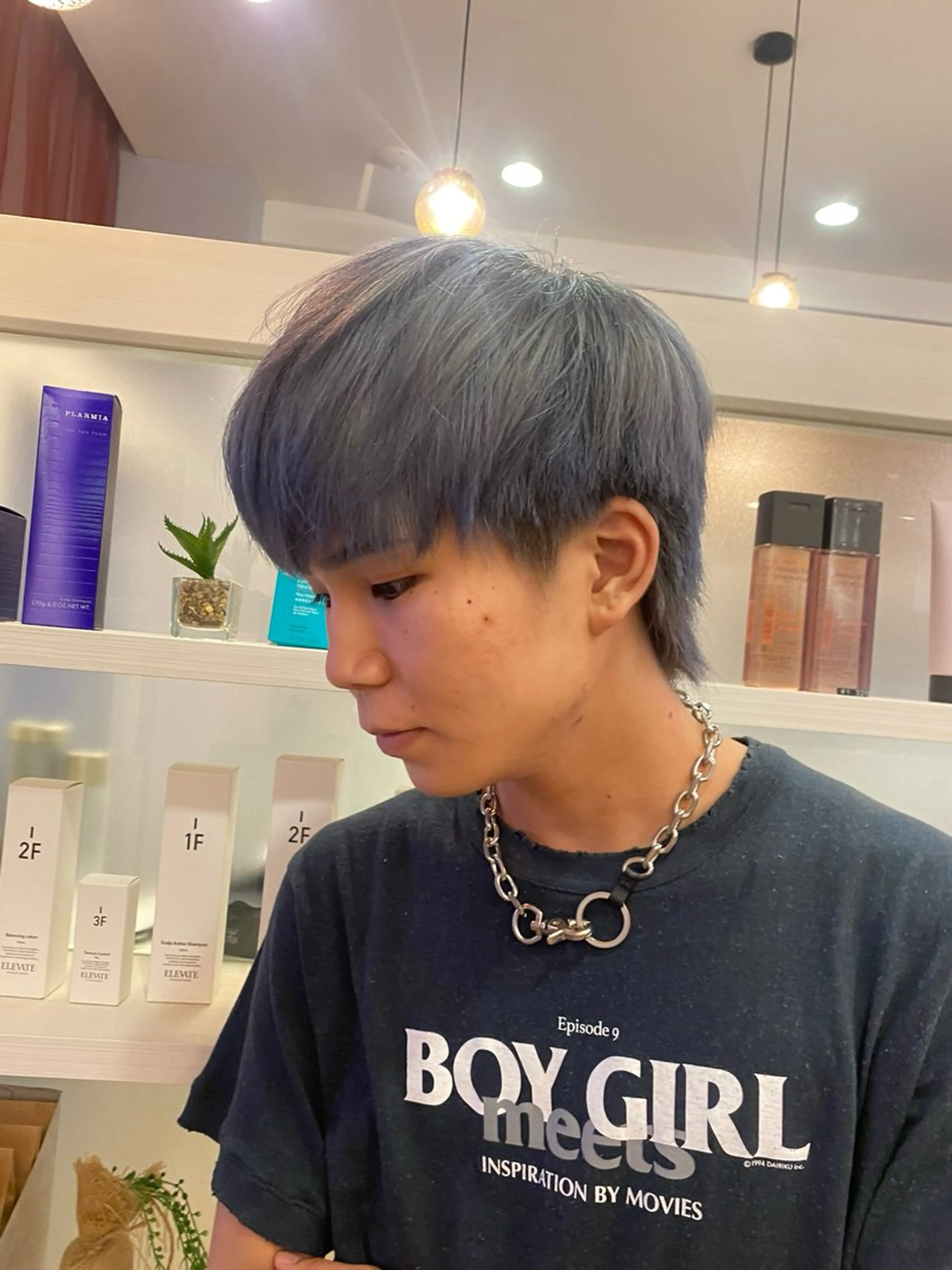 ミディアム ヘアカラー 🫧✨️‪榎宮秀 透明感 ハイトーンのヘアスタイル