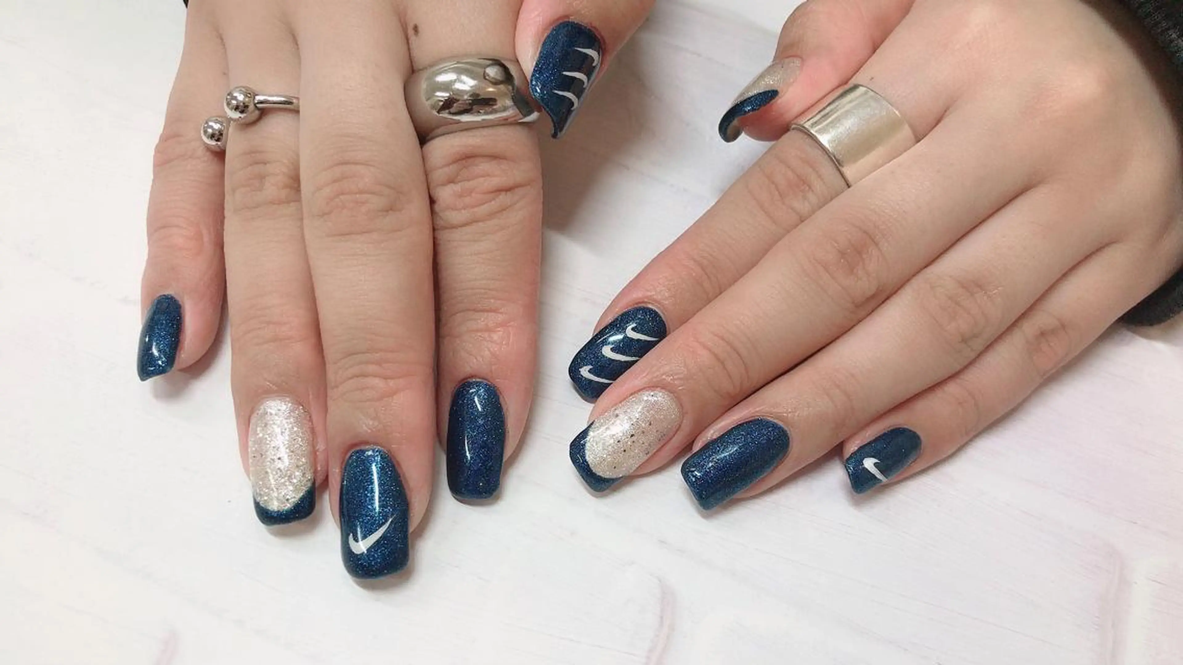 ネイル キラキラネイル ラメ(グリッター) 冬ネイル クリスマス Nail cottageのネイルデザイン