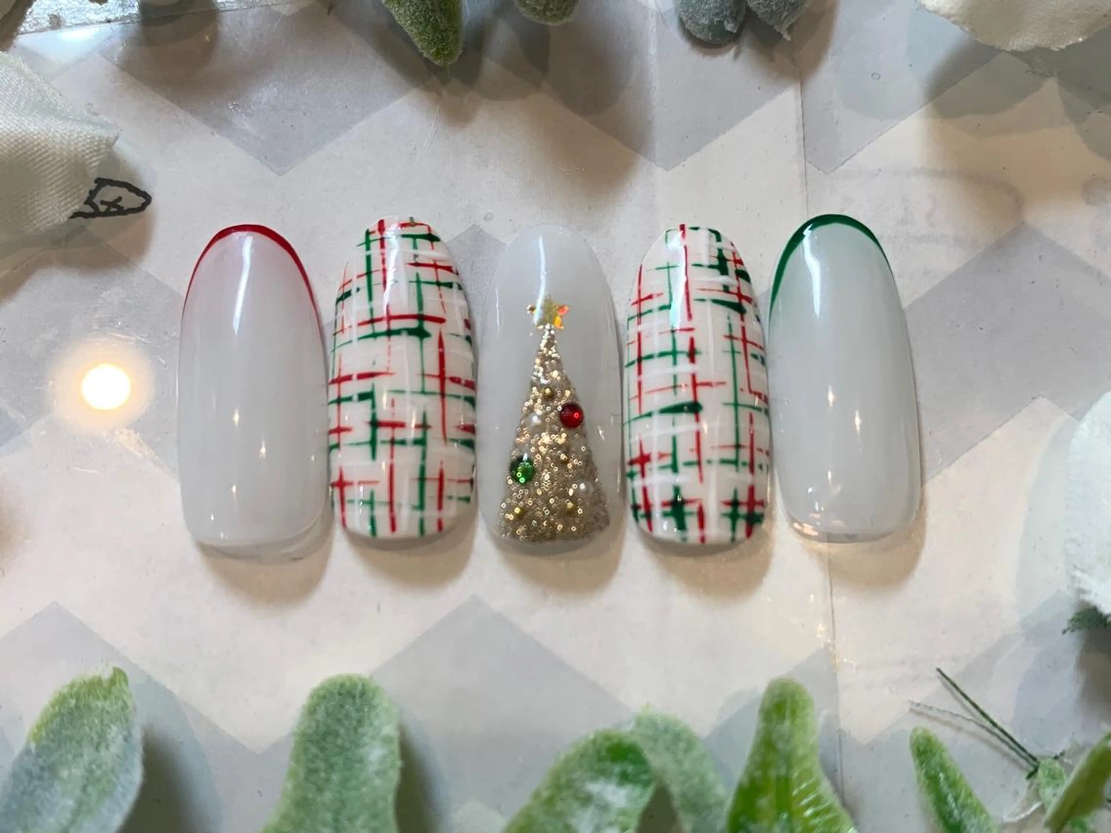 ネイル ストーンネイル ASPILEAF所属・アスピリーフ さとみのマツエク・マツパデザイン