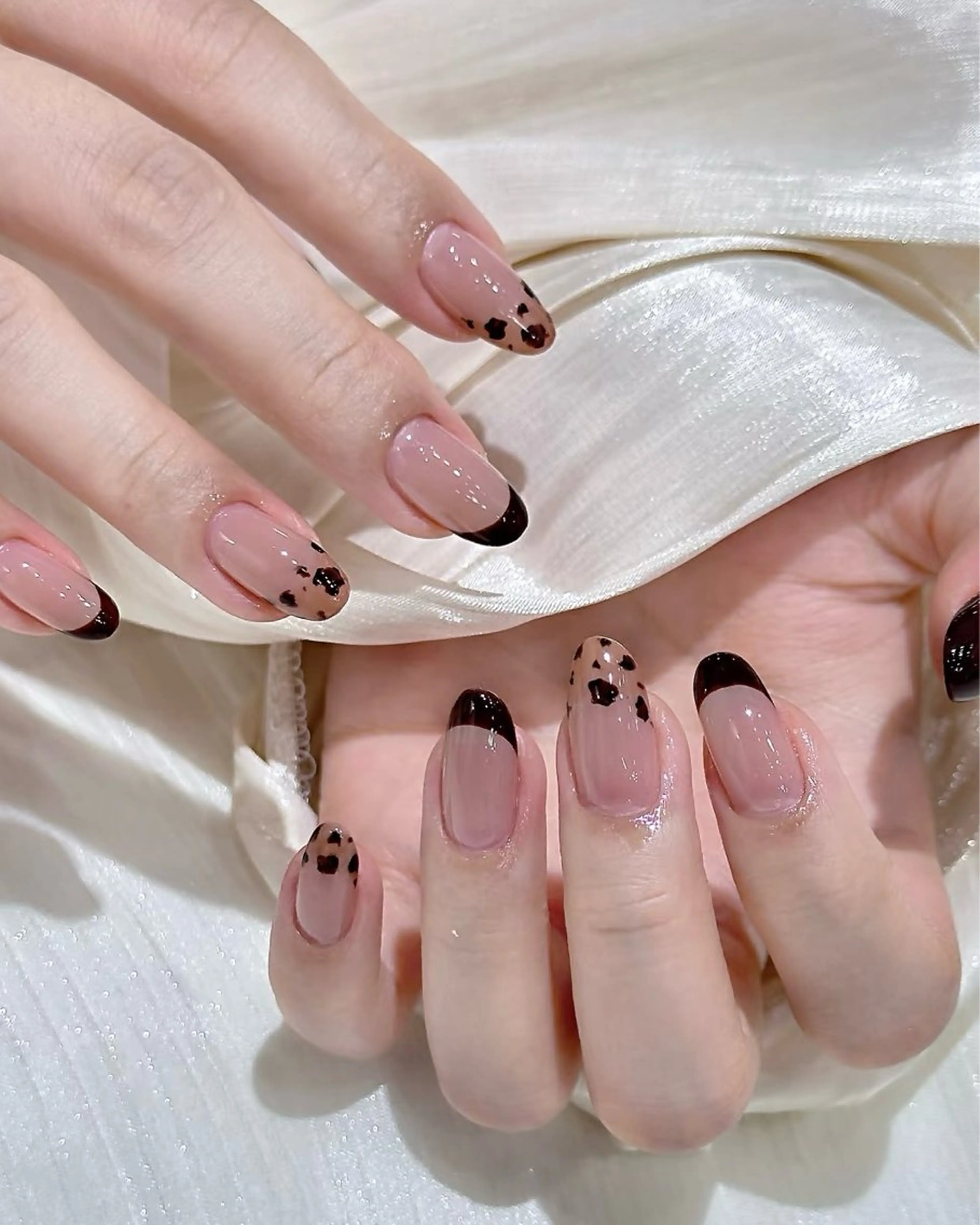 ネイル チークネイル フレンチネイル キラキラネイル 韓国ネイル ワンホンネイル ハンドネイル Speraネイル 大宮店🎀のネイルデザイン
