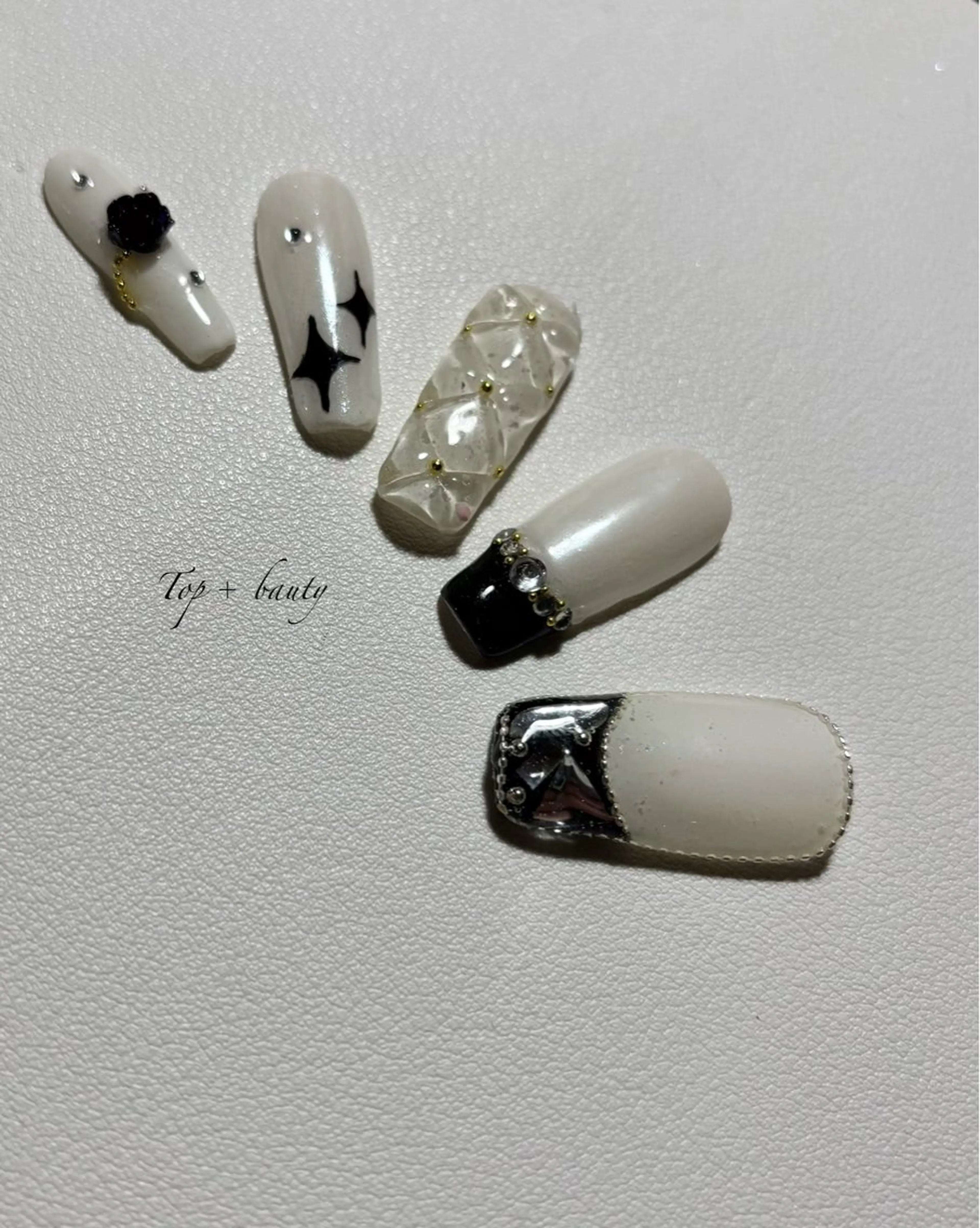 ネイル T + B ❇︎ ayuのネイルデザイン