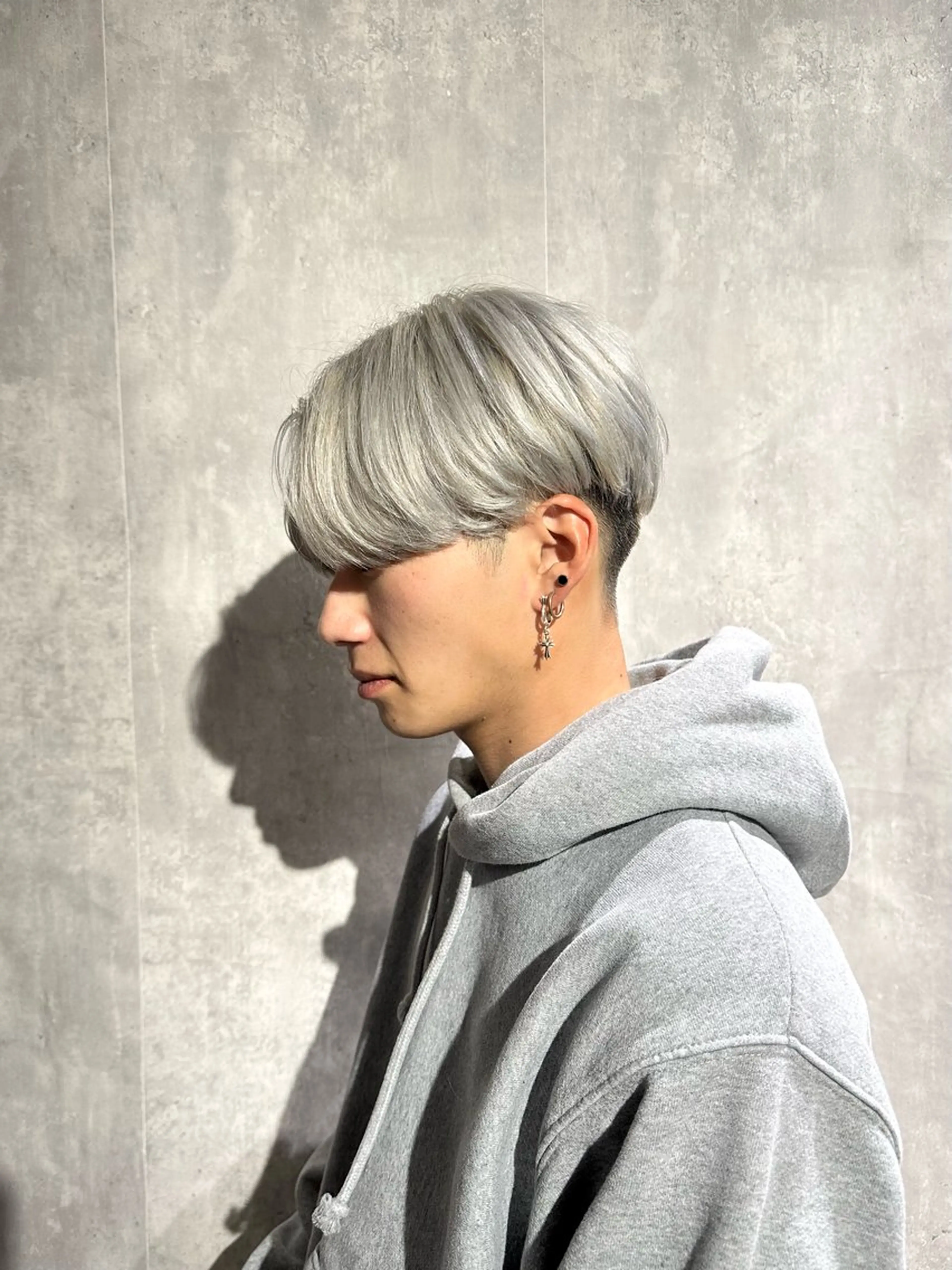 メンズ メンズブリーチ センターパート メンズハイトーン メンズパーマ カット ヘアカラー トリートメント 骨格補正施術/メンズ 専門美容師/YUYAのヘアスタイル