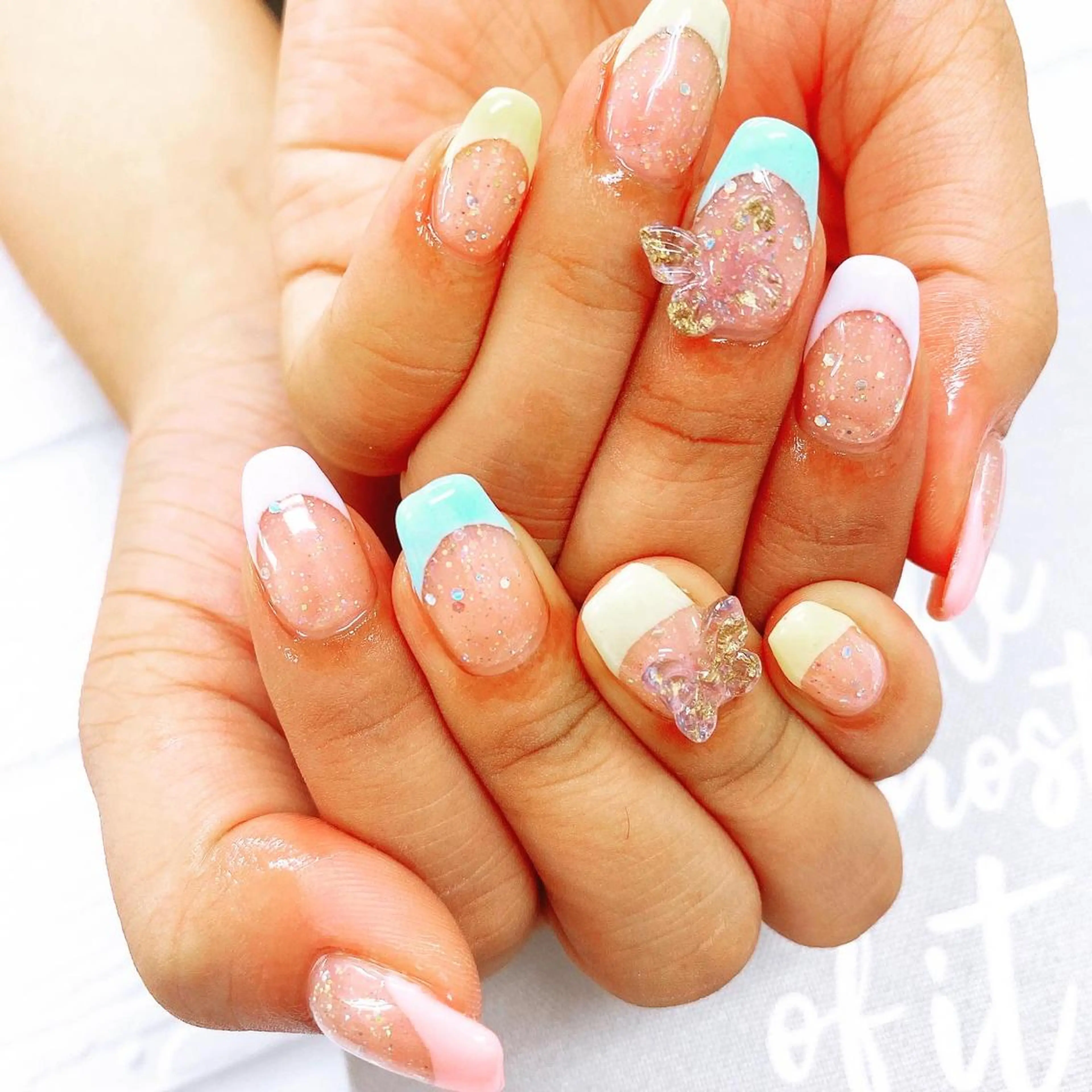 ネイル キラキラネイル N._._.claw[エヌクロー]所属・N._._. clawのネイルデザイン