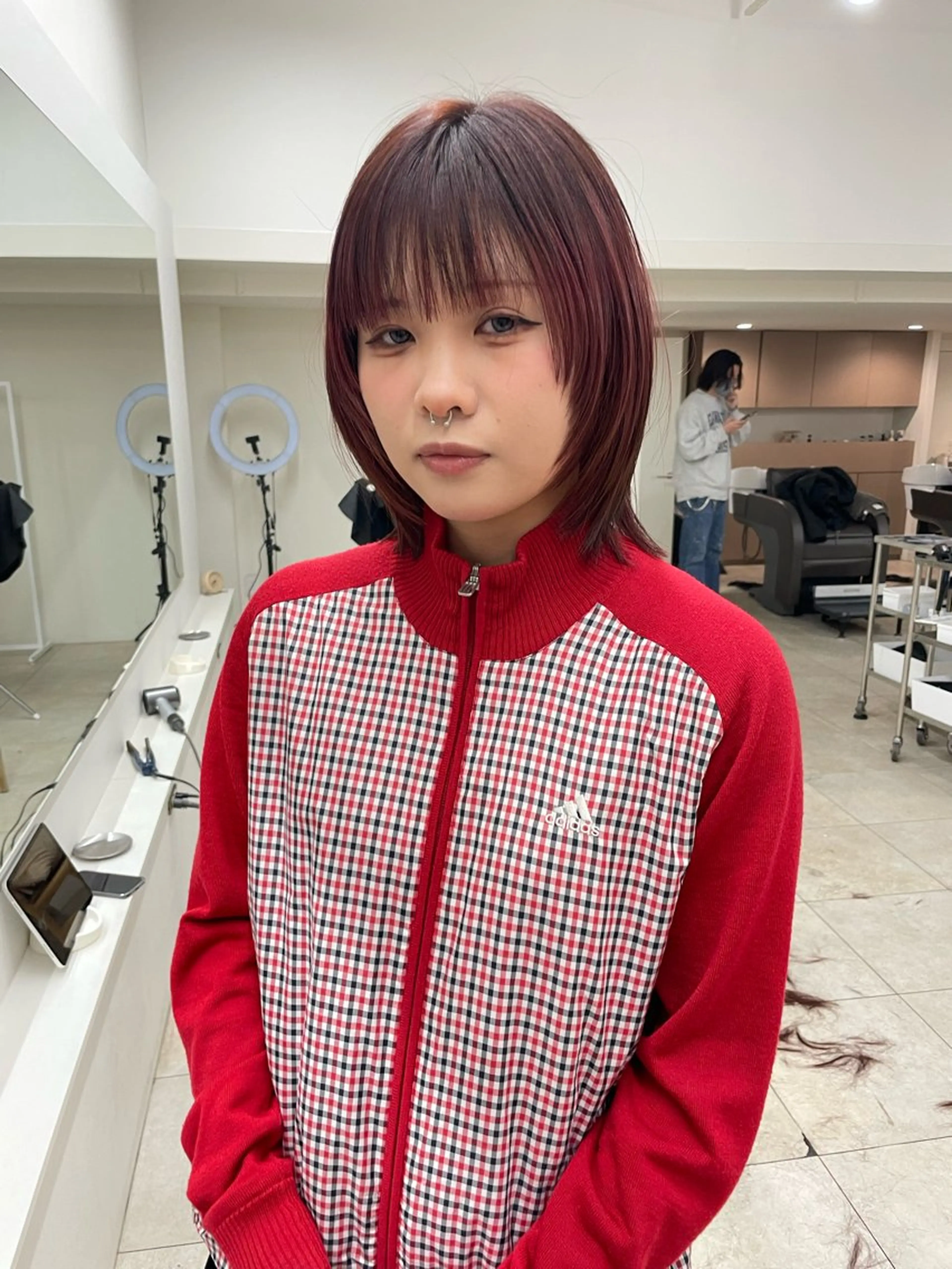 ミディアム 相澤 陽菜のヘアスタイル