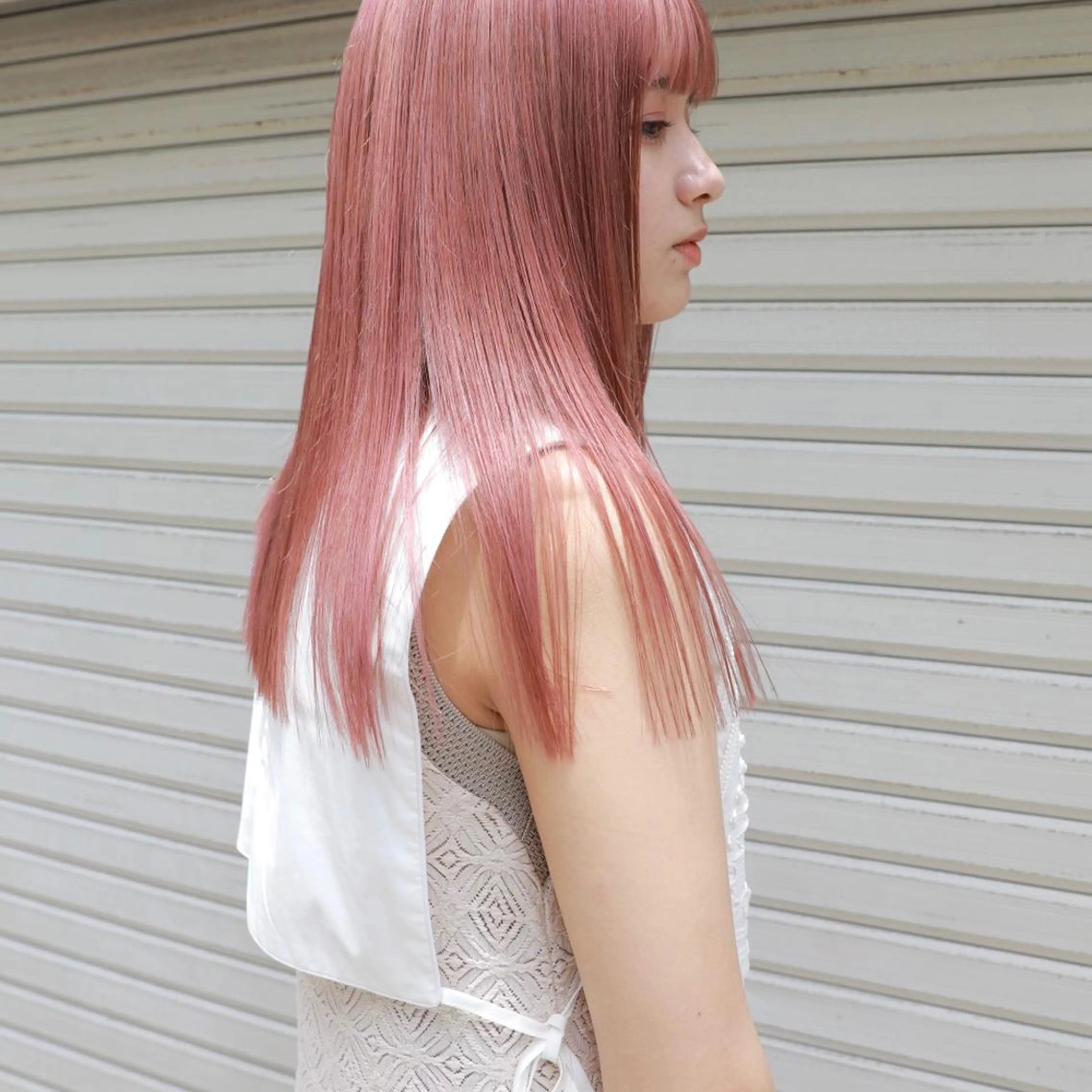 セミロング カラー ブリーチカラーが人気 onnuのヘアスタイル