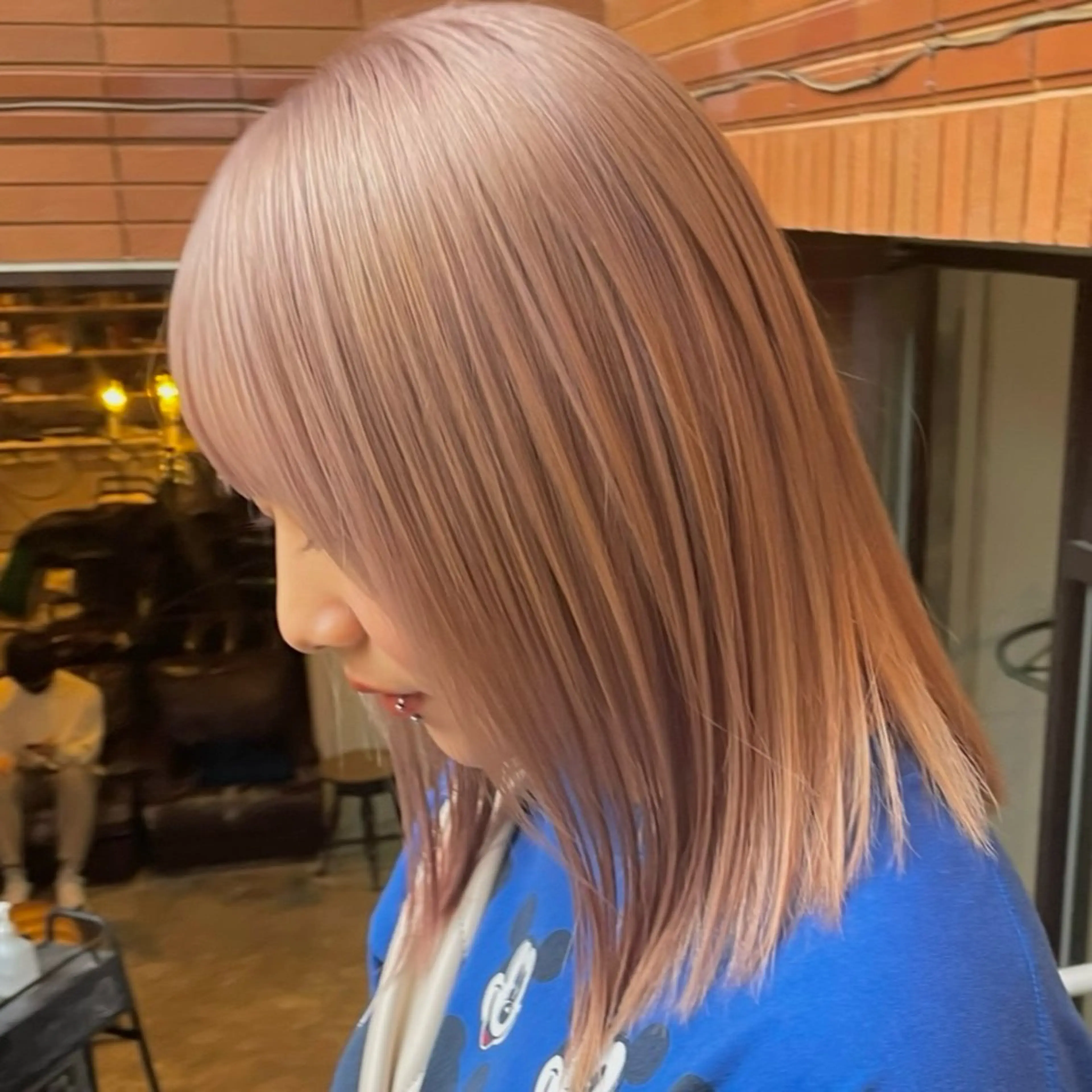 ミディアム トリートメント おしゃれハイトーン 💗AKARIのヘアスタイル