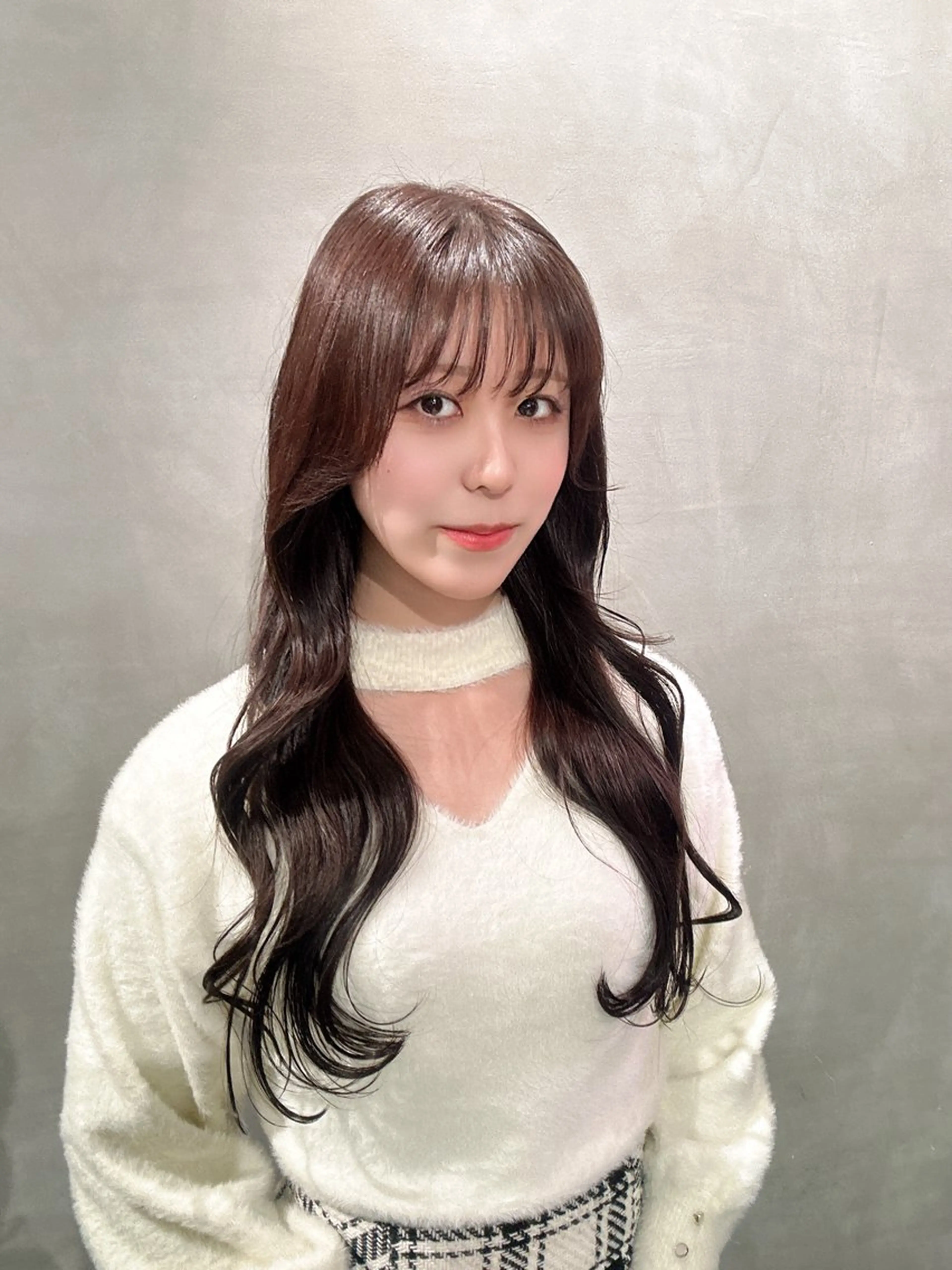 ロング カラー クリスマス 銀座レイヤーカット ×シースルー前髪のヘアスタイル