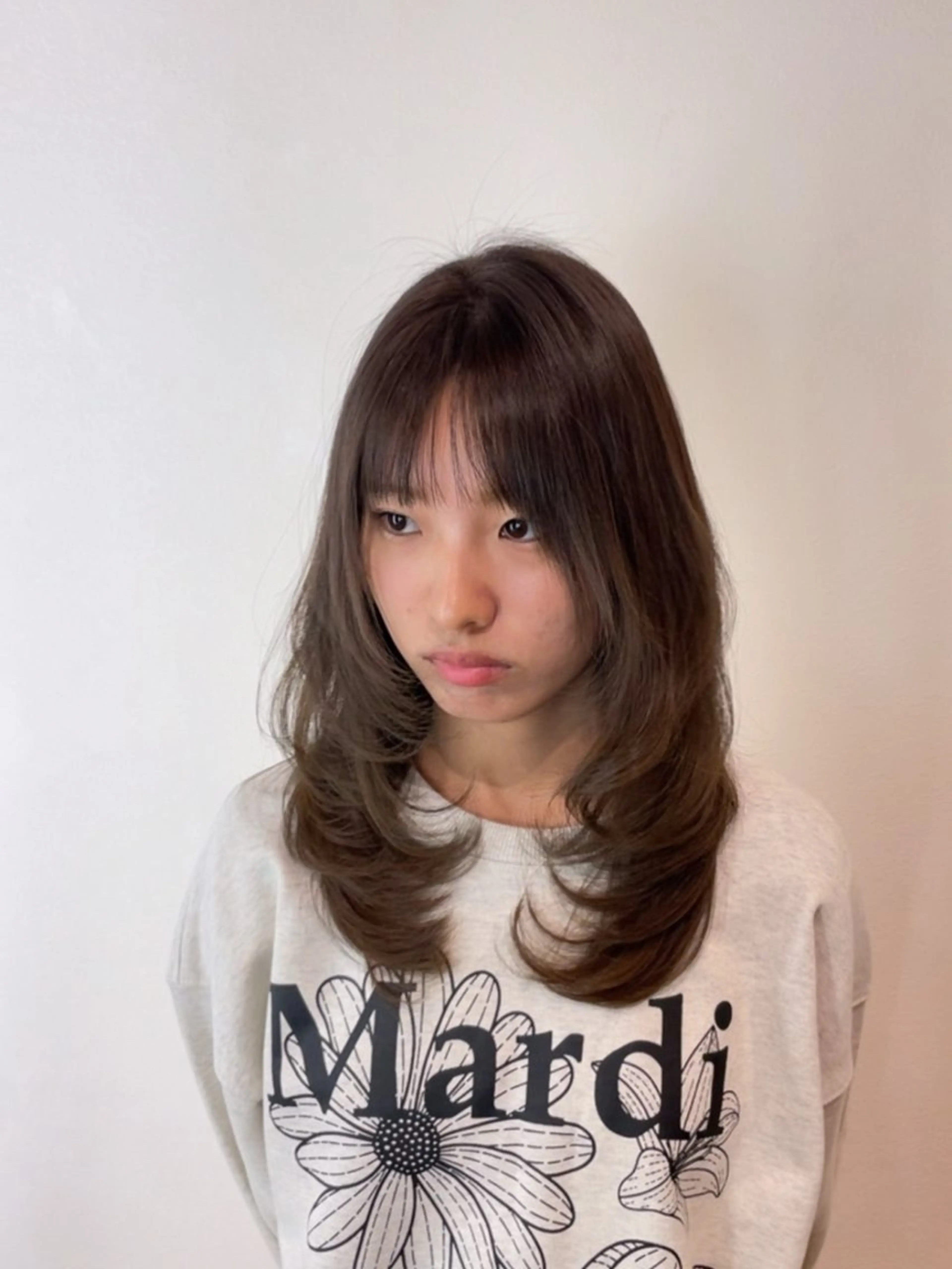 ミディアム カット シュリ /岐阜のヘアスタイル