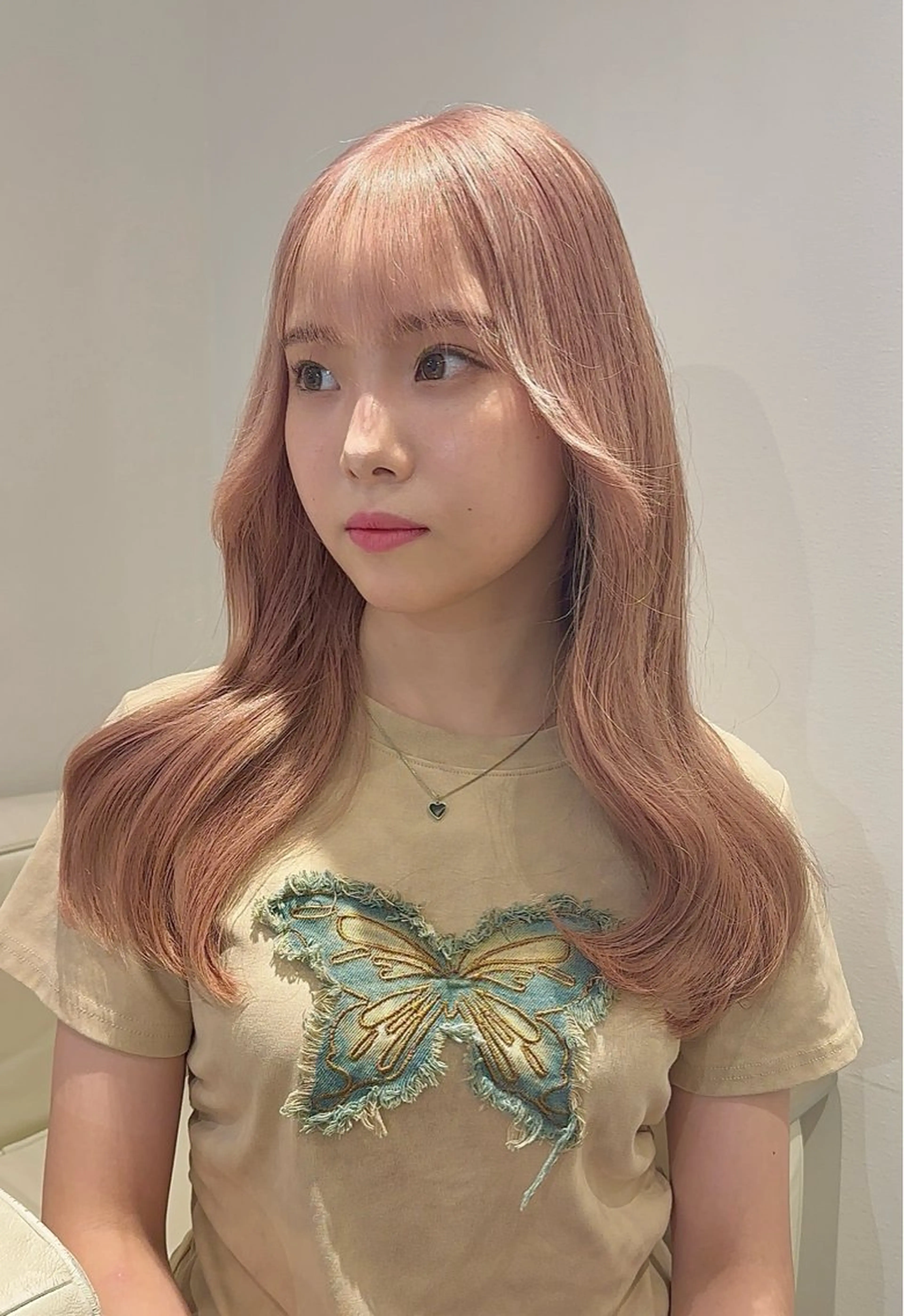 ロング カラー ベージュカラー ブリーチ ケアブリーチ ハイトーンカラー ミルクティーベージュ ヘアカラー トリートメント ヒロミ/ミルクティー /ブロンド/ピンクのヘアスタイル