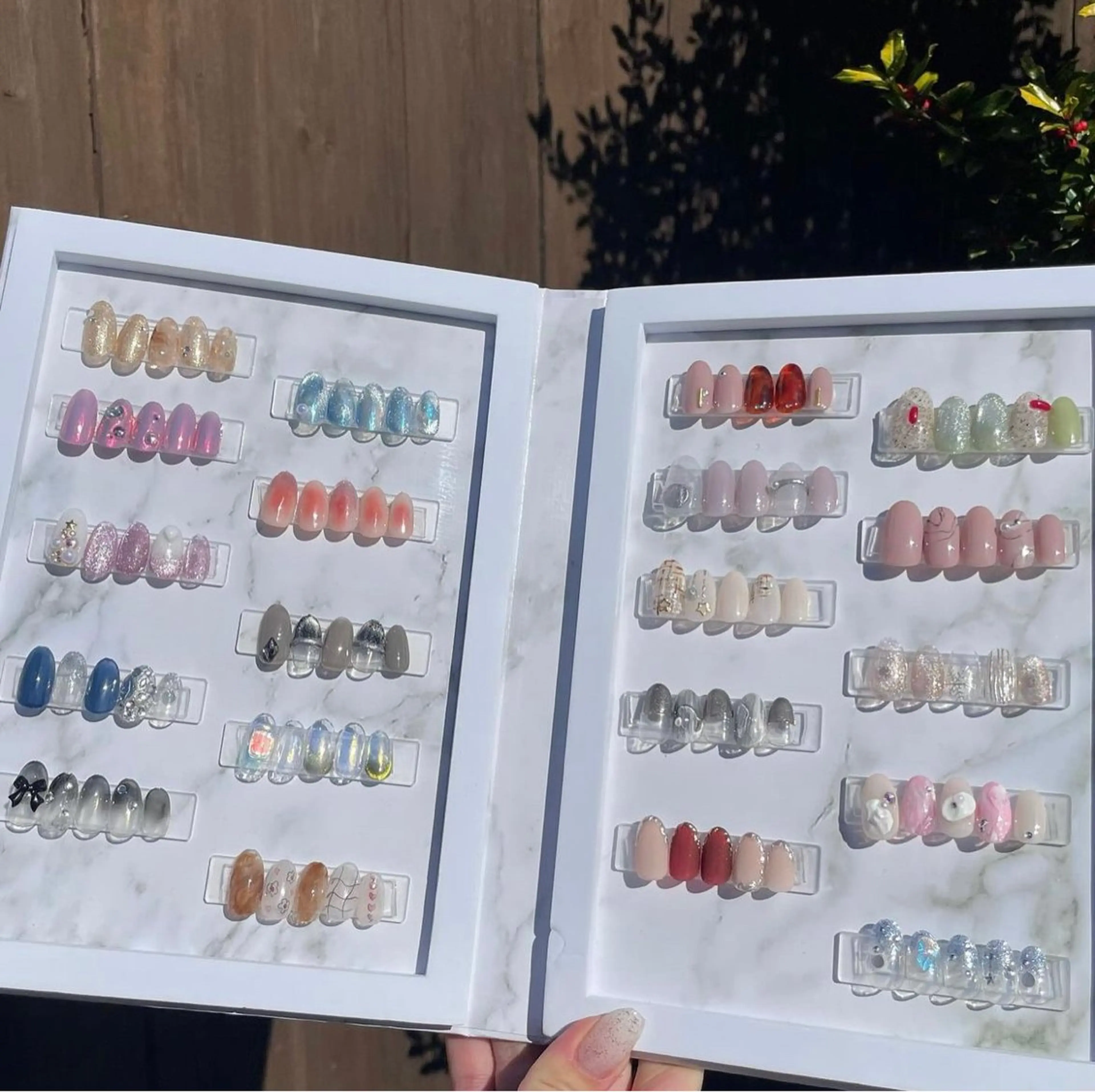 ネイル 奈良 智子のネイルデザイン