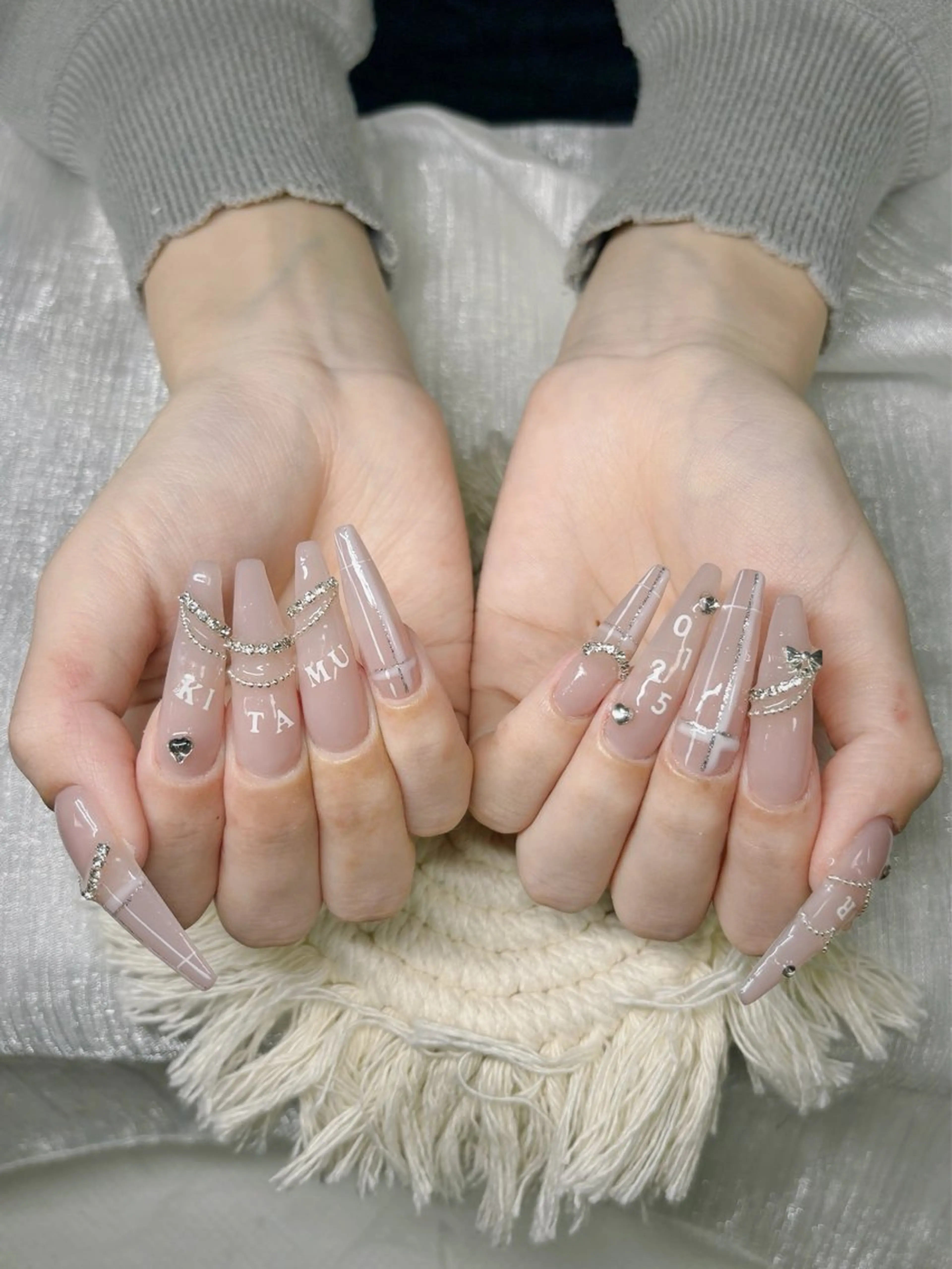 ネイル オーロラネイル チークネイル 長さ出し フットネイル フレンチネイル ハンドネイル Lee Nailsのネイルデザイン