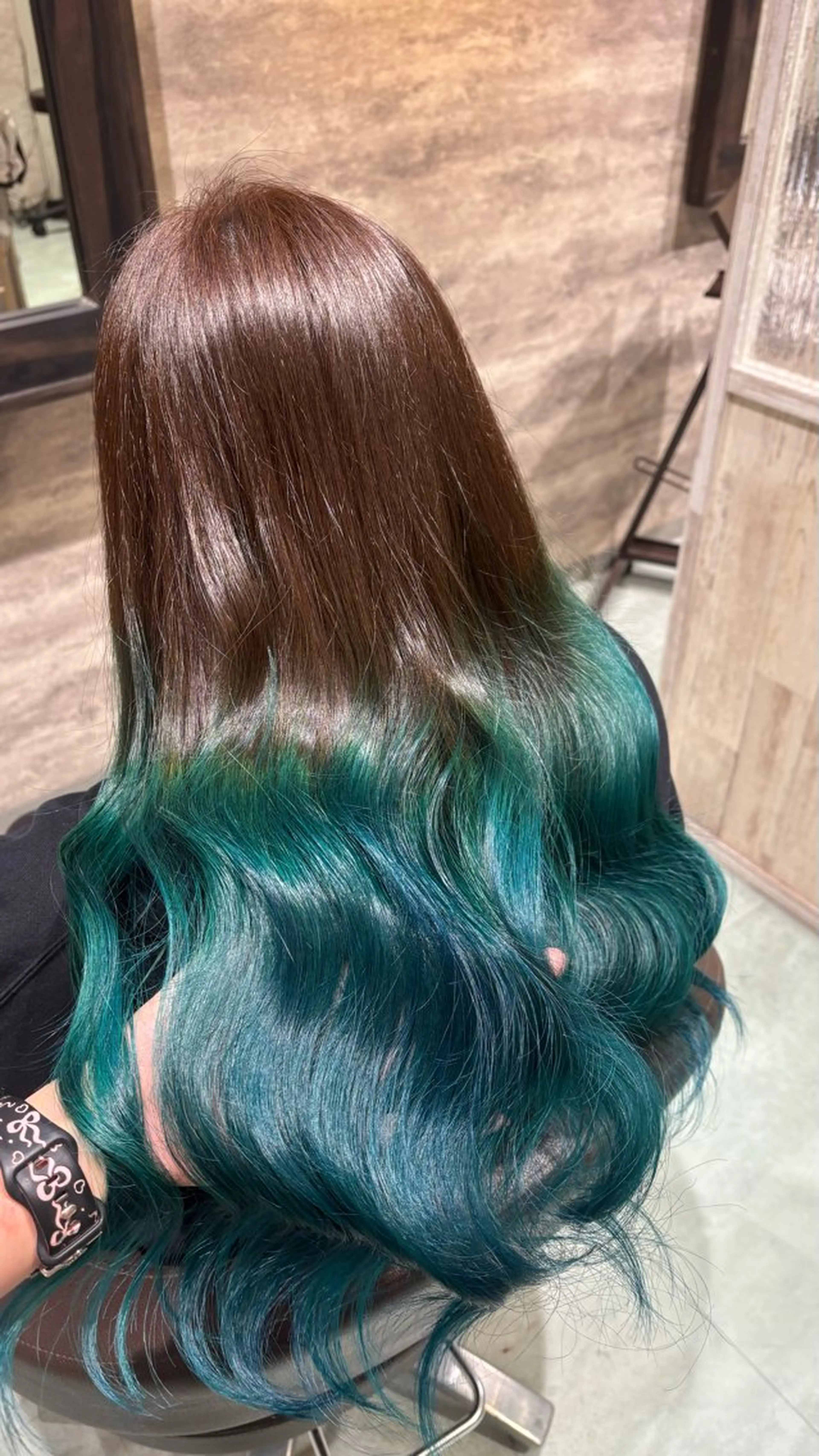 ロング ヘアカラー 東田 さくらのヘアスタイル