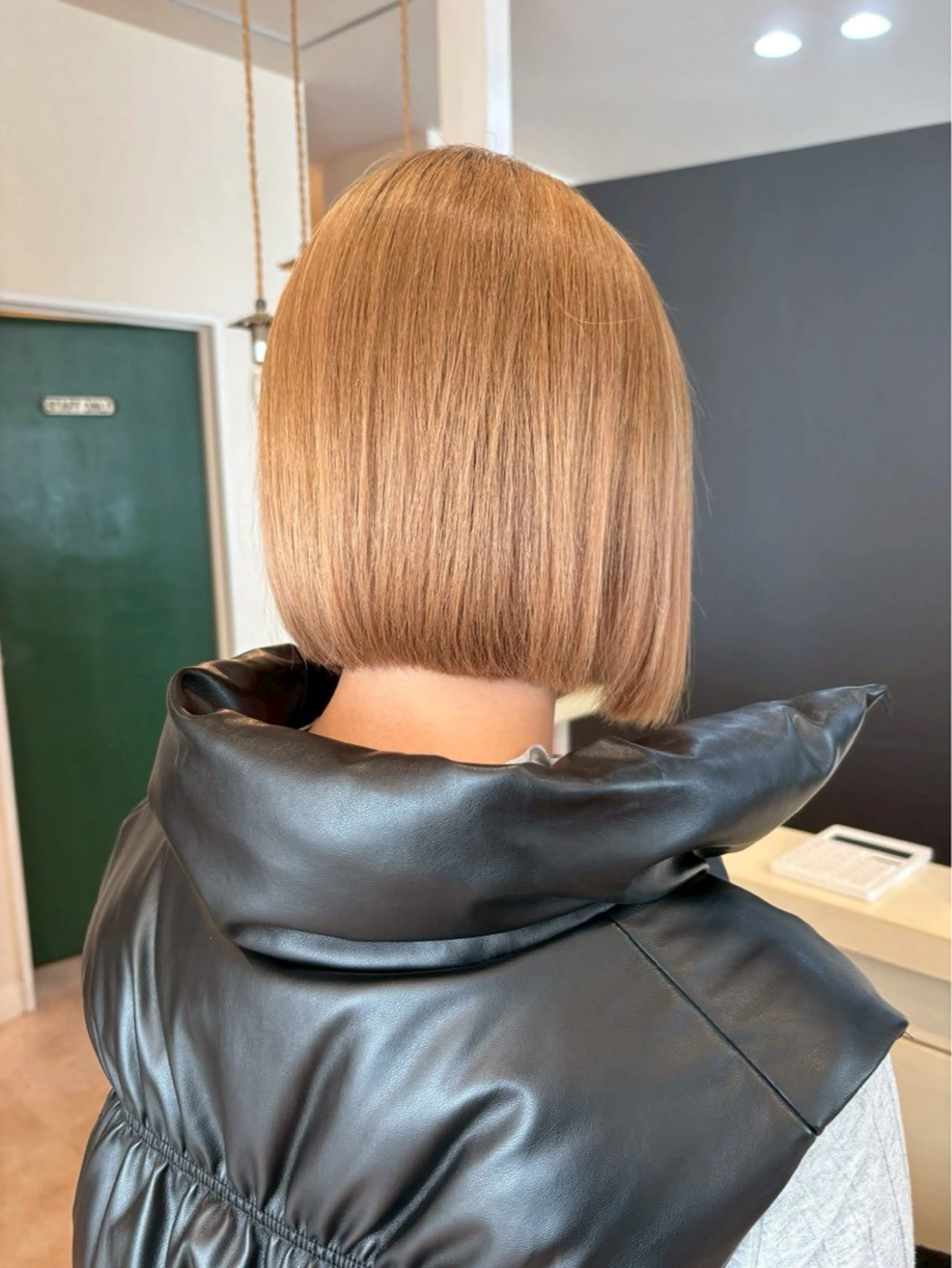 ショート カラー YURA hairのヘアスタイル