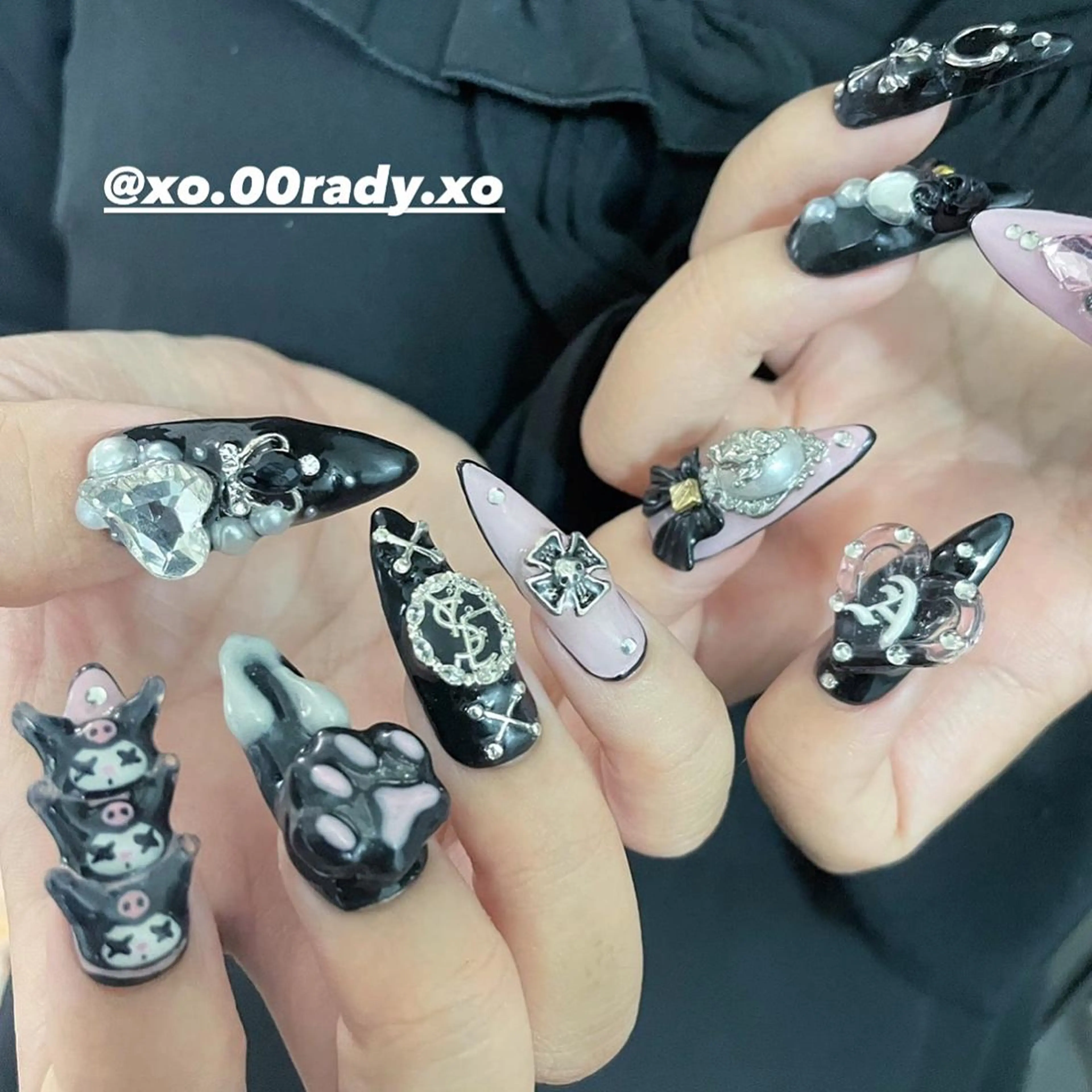 ロング ネイル 持ち込み ハンドネイル ⛓Miyu ⛓のネイルデザイン