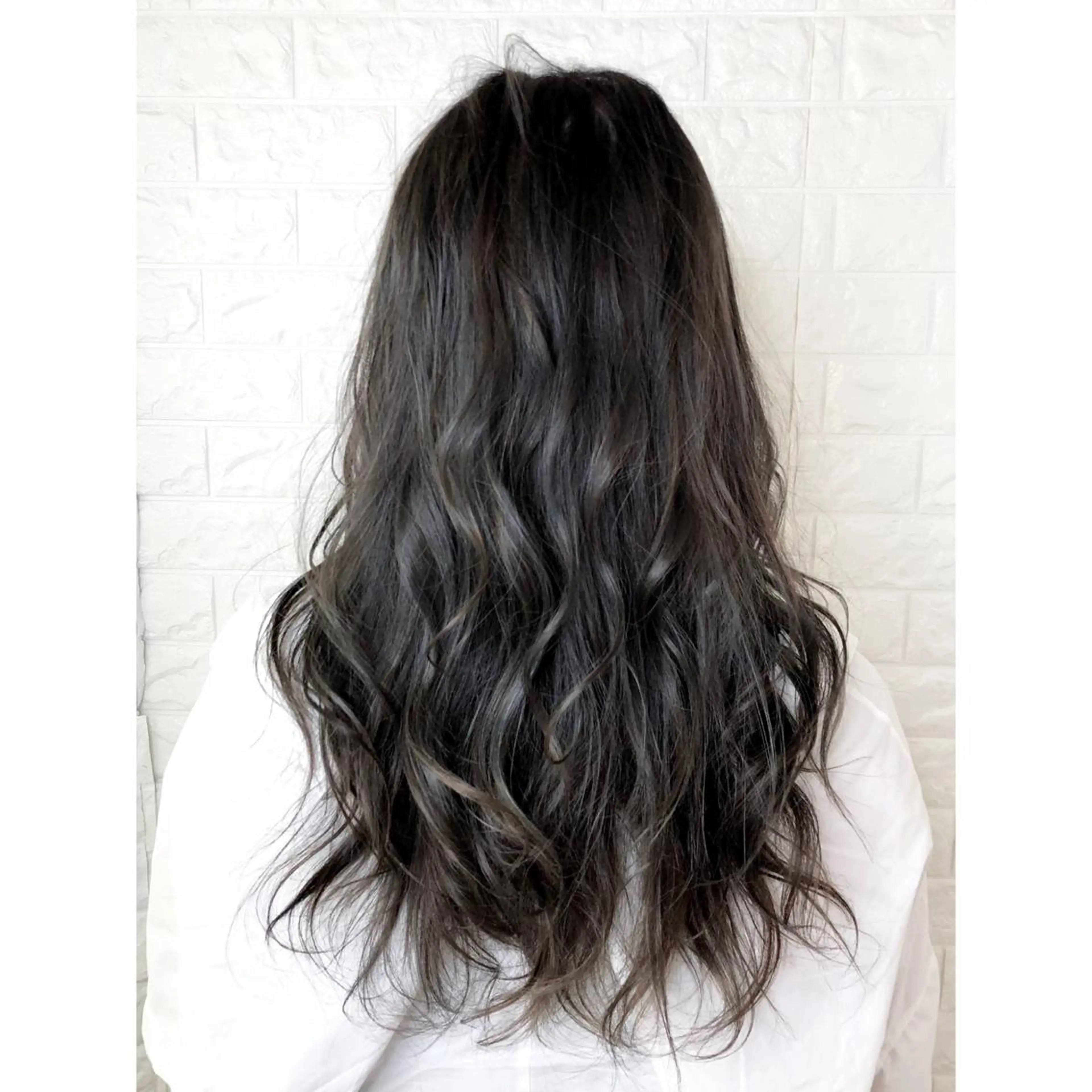 セミロング カラー アッシュ 透明感カラー ダークアッシュ ハイライトカラー ハイライト 髪質改善特化KIZU /艶髪研究（京都）のヘアスタイル