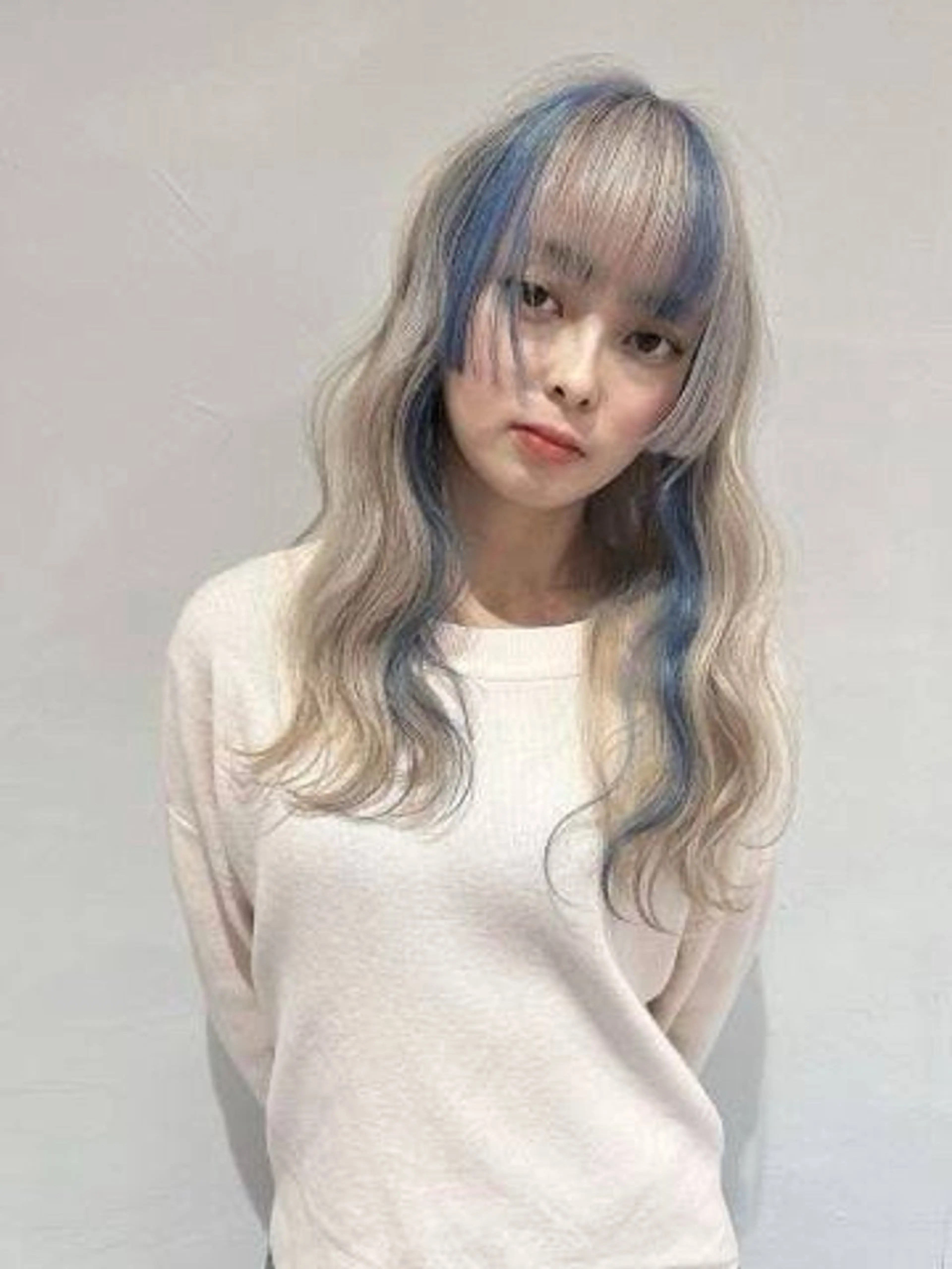 ロング レイヤー 艶々カラーのヘアスタイル