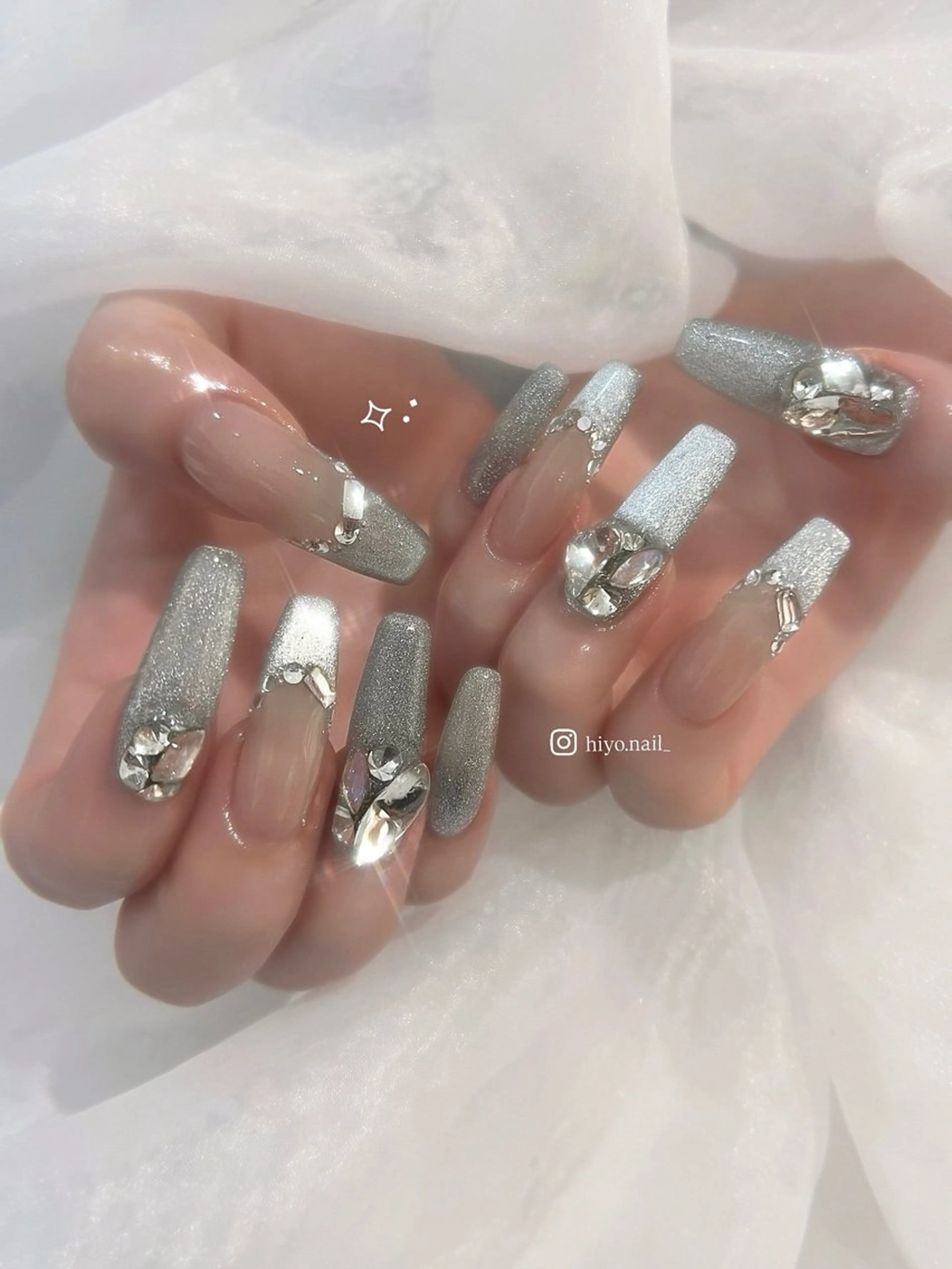 ネイル ハンドネイル hiyo🎀ﾌｪﾐﾆ ﾝ/ｴﾚｶﾞﾝﾄ🤍のネイルデザイン