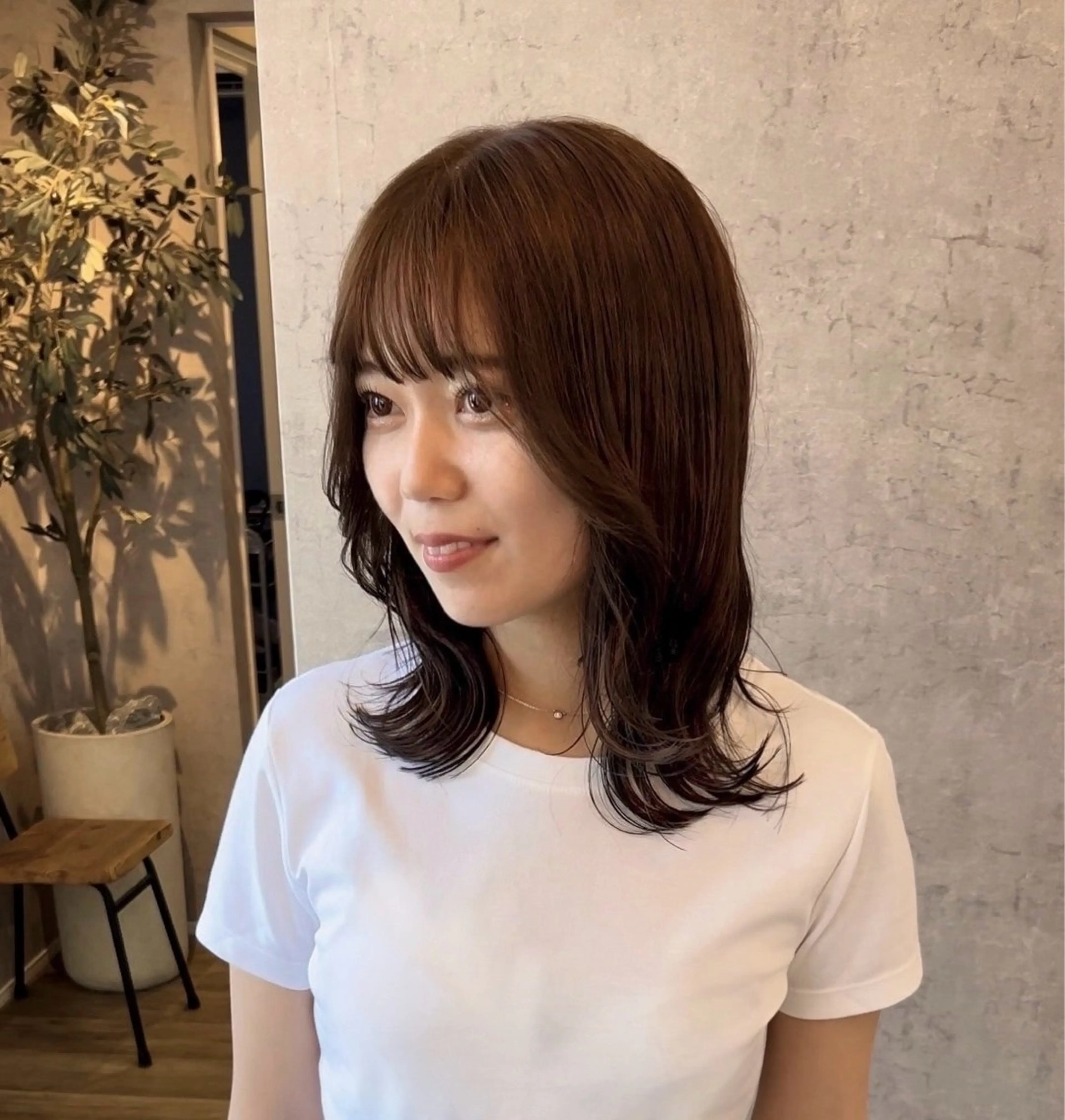 ミディアム 神谷 凪のヘアスタイル
