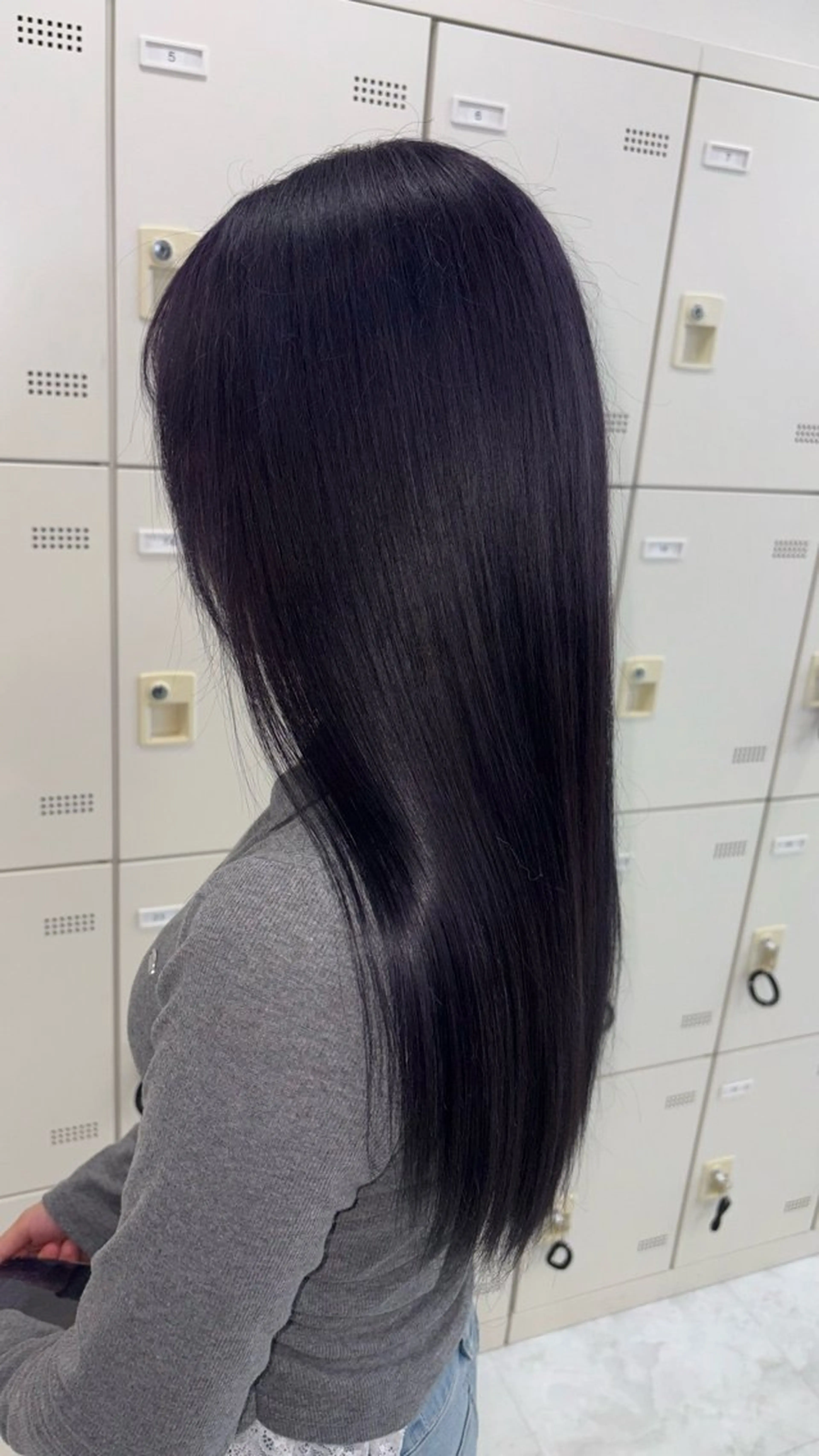 ロング カラー 🖤ハイトーン× レイヤー🖤SARAのヘアスタイル