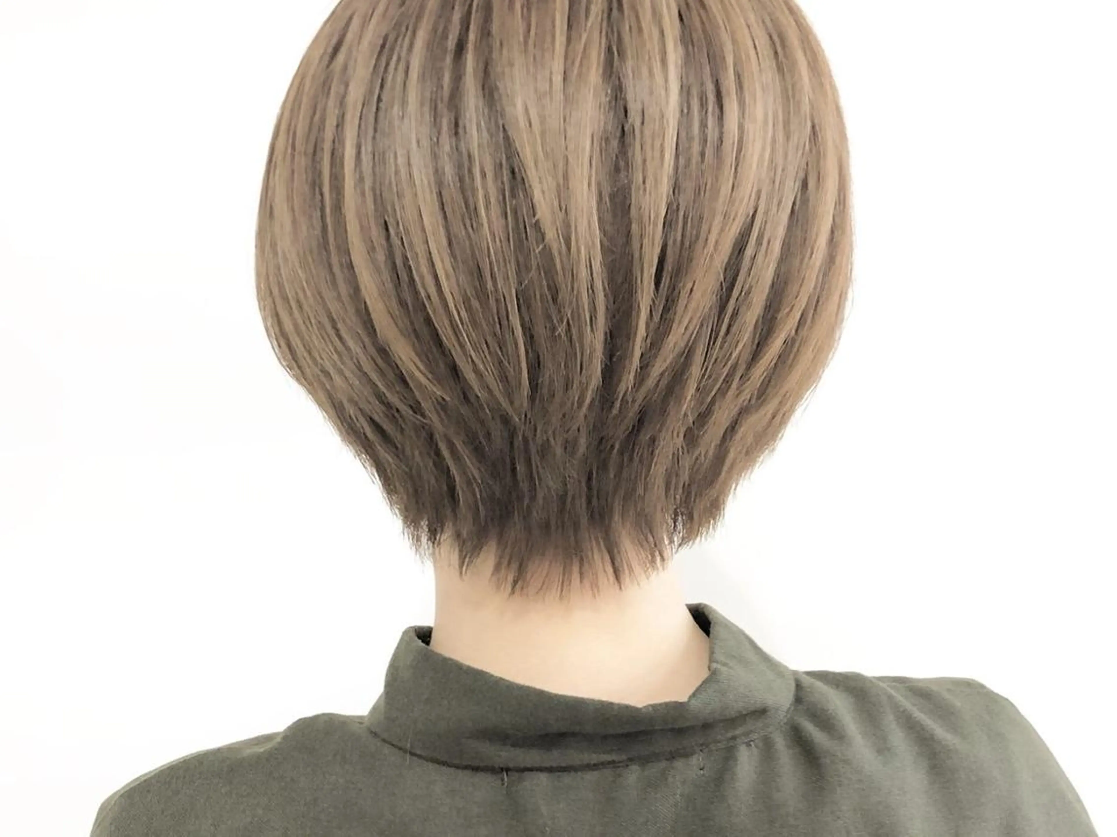 ミディアム カラー パーマ ヘアアレンジ ネイル マツエク・マツパ 川野 彩海のヘアスタイル