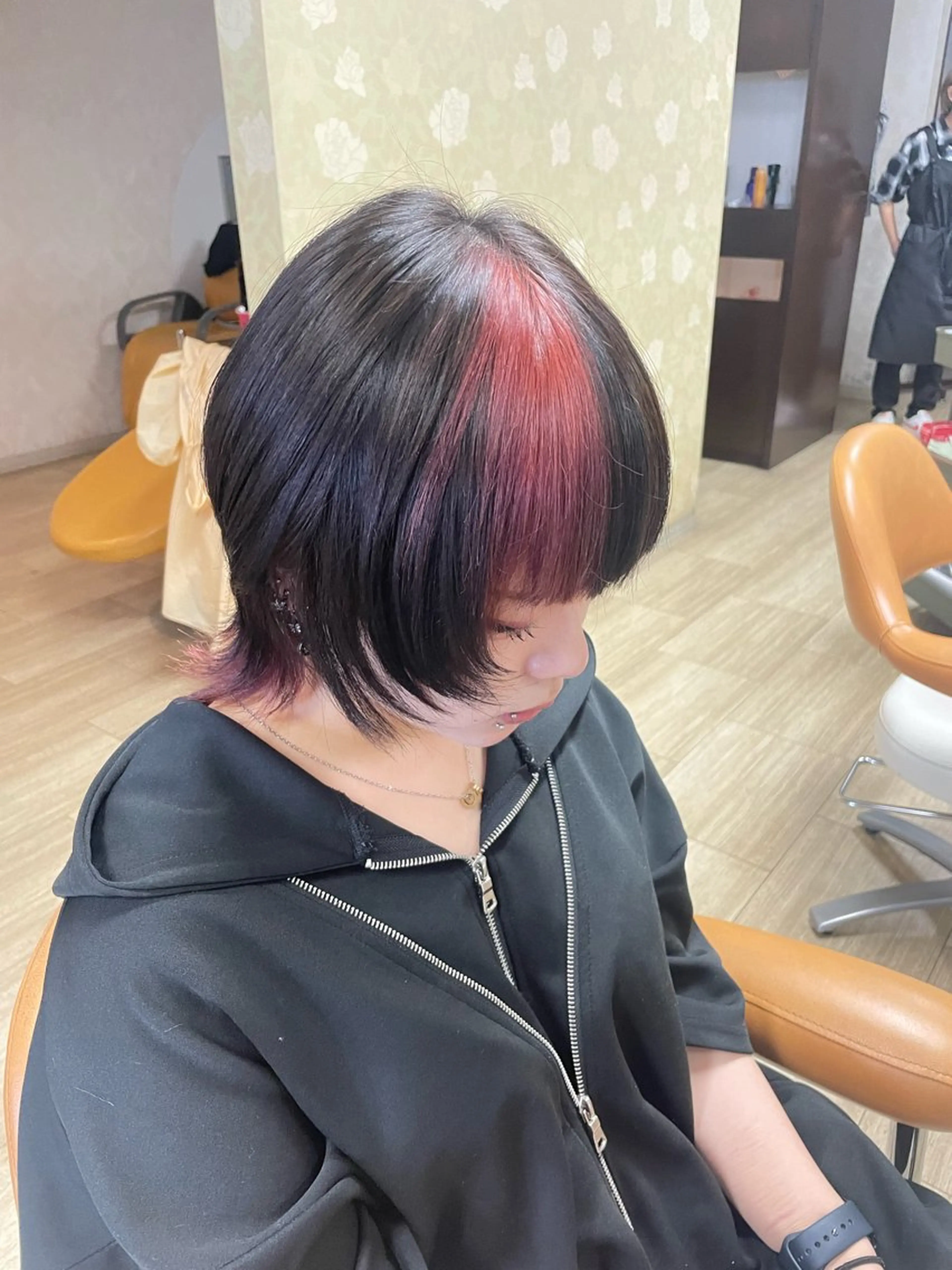 ショート カラー レッドカラー ウルフカット ヘアカラー 徳留 もも花のヘアスタイル