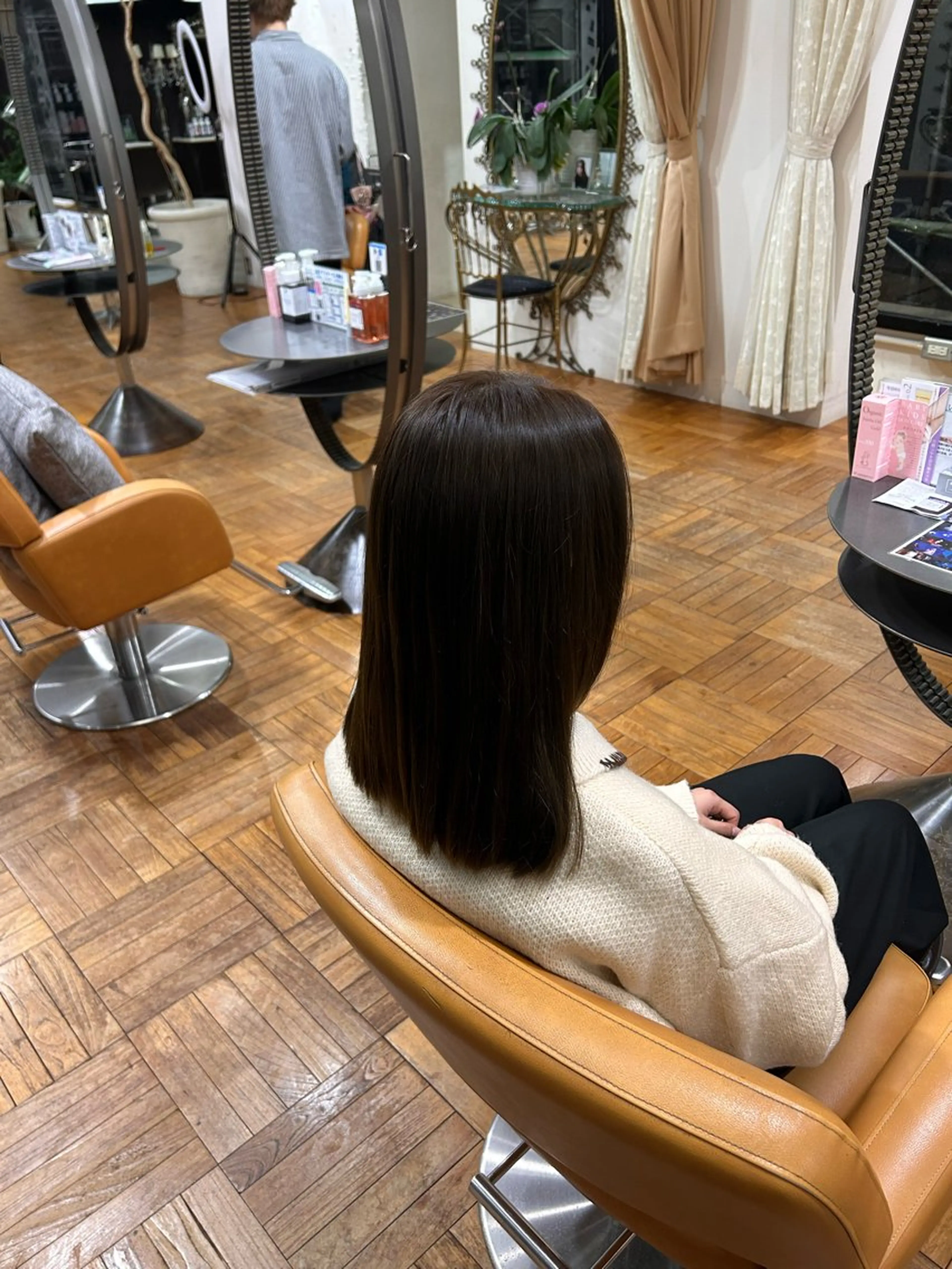 セミロング カラー 透明感カラー ヘアカラー トリートメント 高野 志穏のヘアスタイル