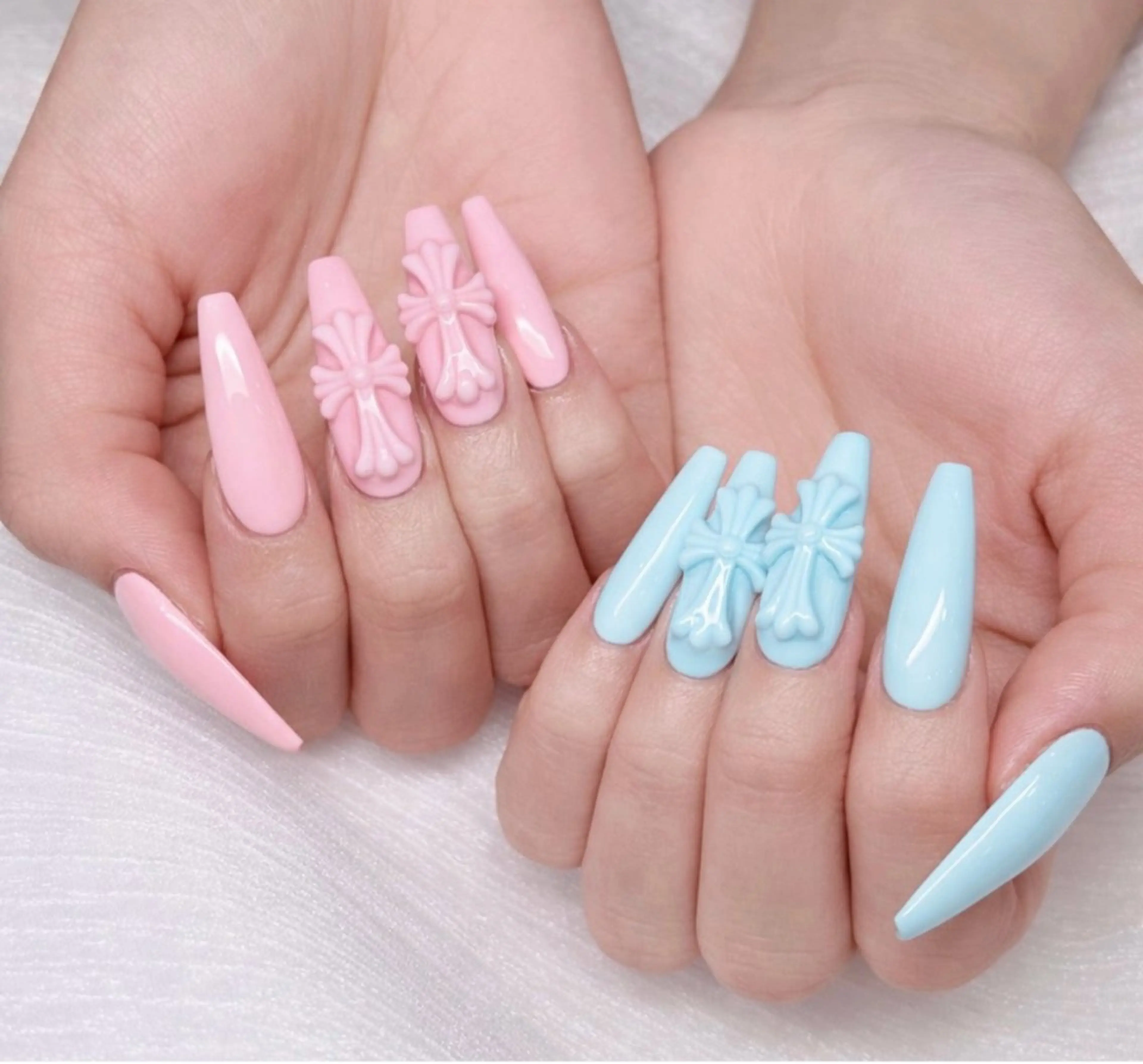 ネイル オーロラネイル ブルー チークネイル 長さ出し フットネイル ハンドネイル JIN 168 新大久保のネイルデザイン