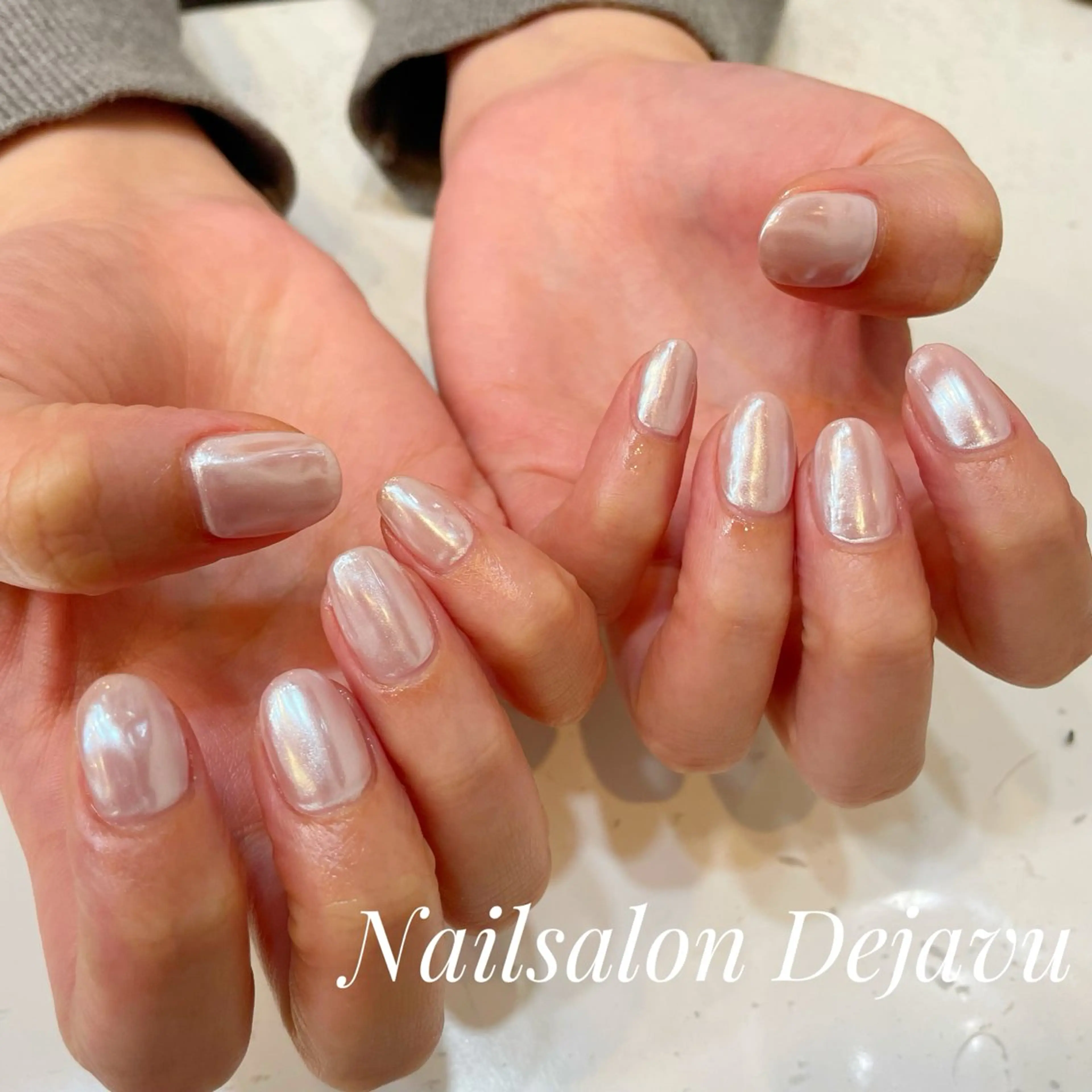 ネイル ミラーネイル ホワイト ハンドネイル Nail salon Dejavu 🌿のネイルデザイン